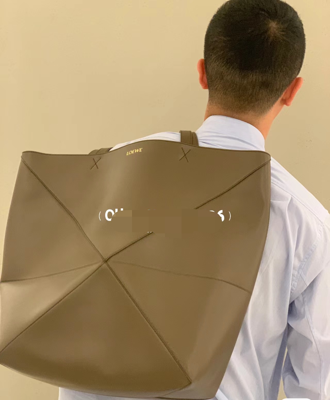 LuojiaIn this issue, Loewes new modelslarge puzzle fold tote bags are all super beautiful, the colors are classic and versatile.