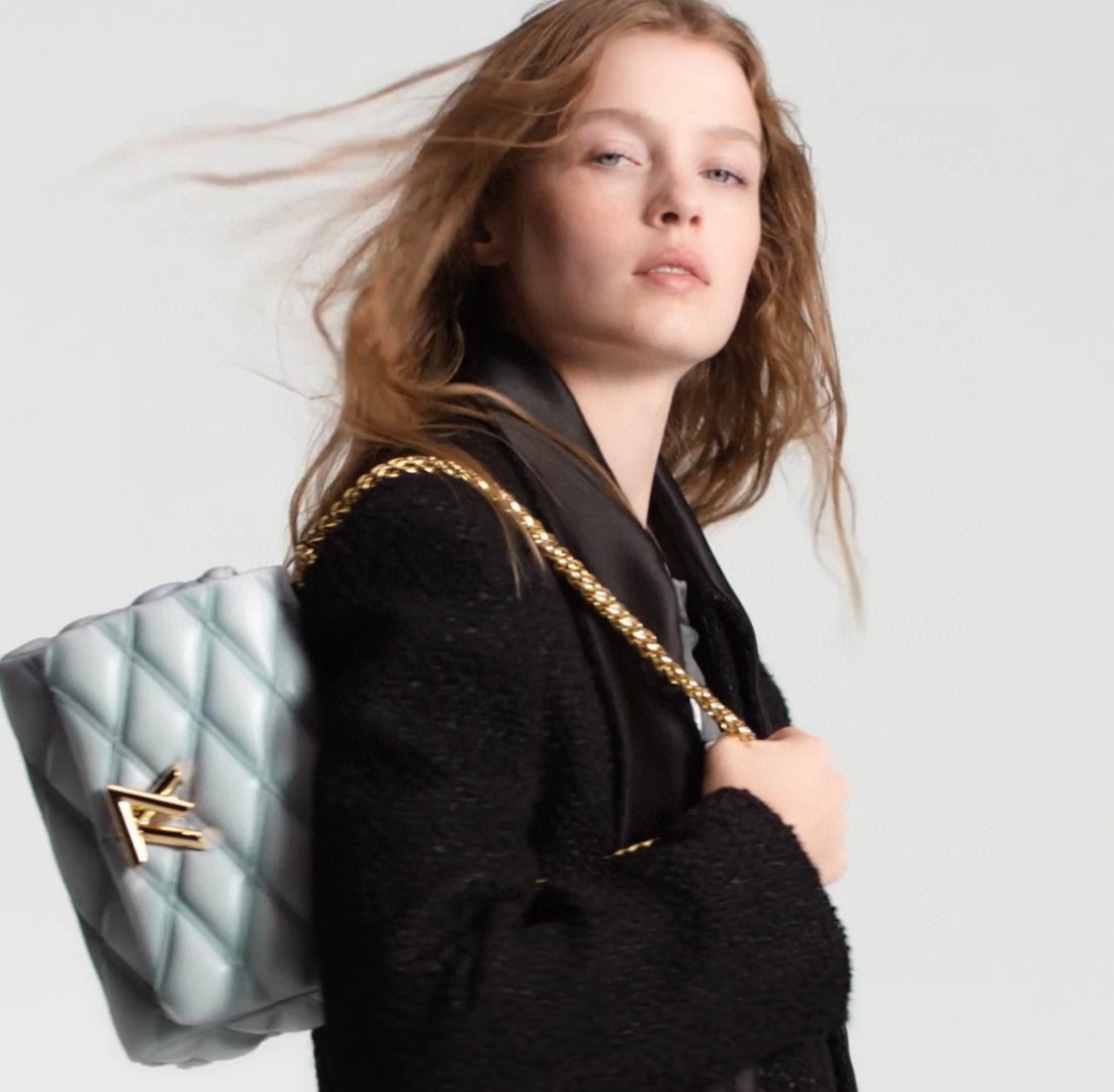 Louis Vuitton Top purchasing LV new product GO-14 medium size Twist series officially on sale M22891 24186 haze blue (diamond) lambskin inside an