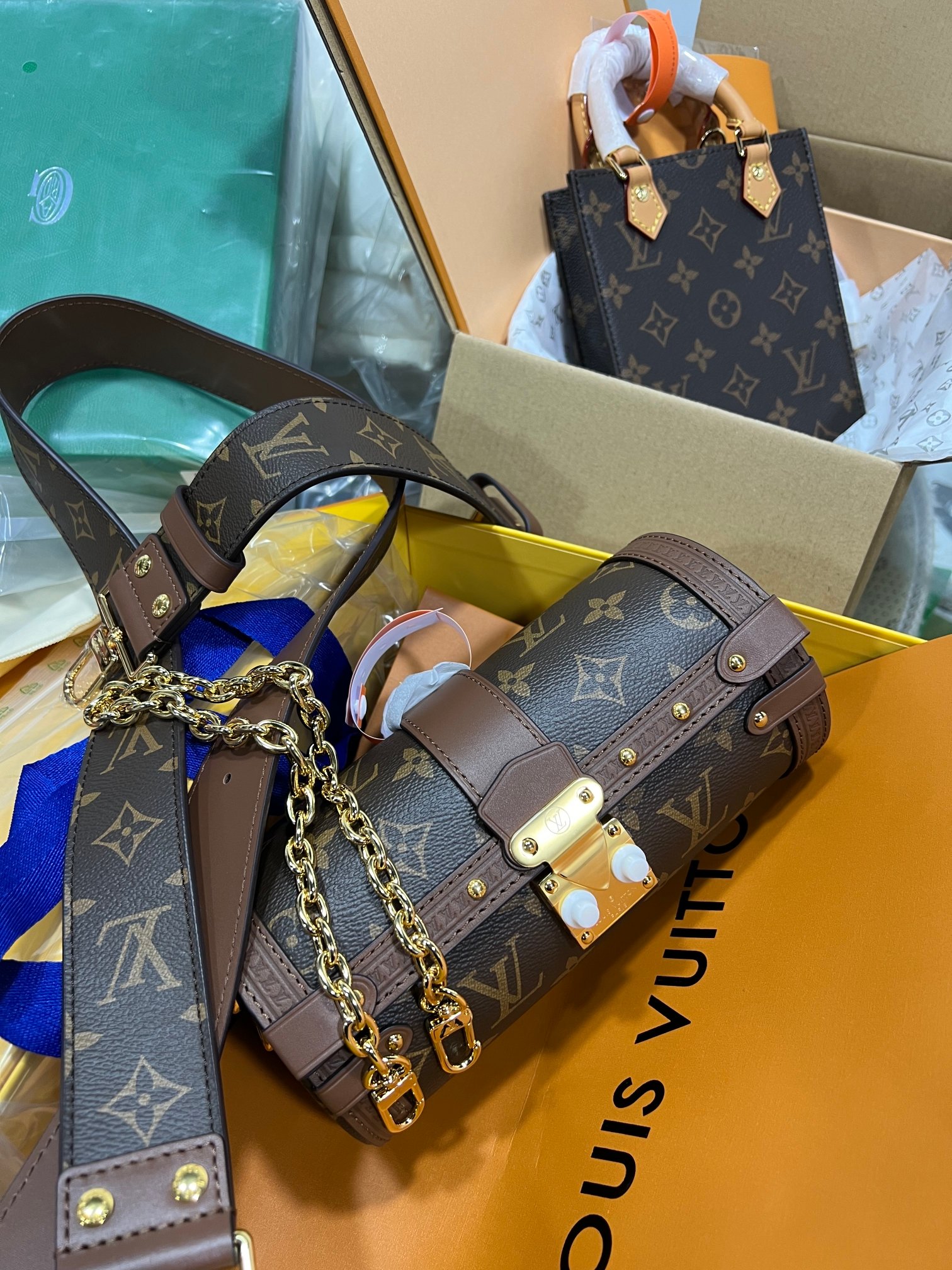 Louis Vuitton Lv new papillon trunk m57835 presbyopic retro cylindrical box bag, small and cute, fairy-like, no matter in terms of practicality,
