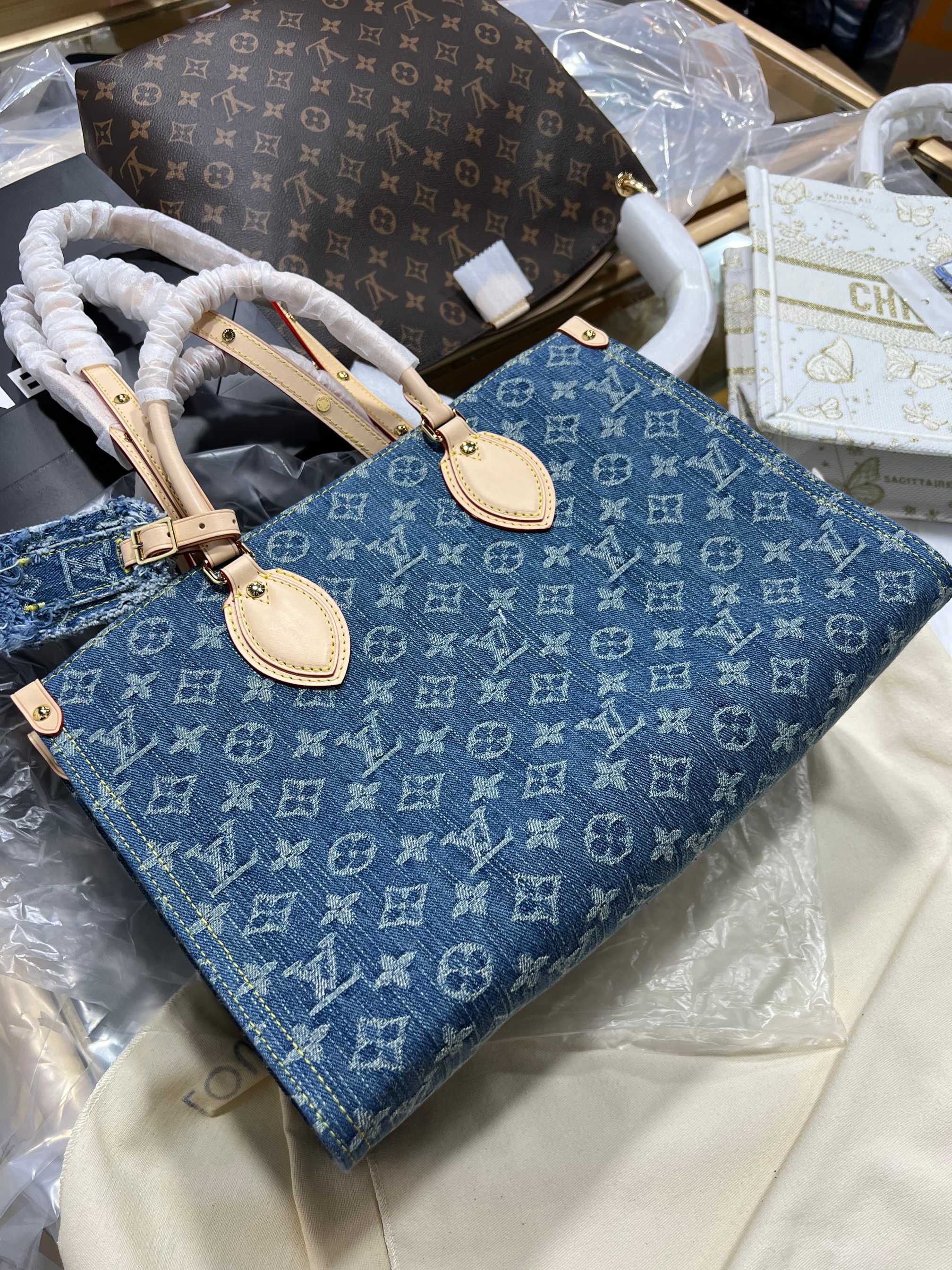 Louis Vuitton Cowboy control love is miserable