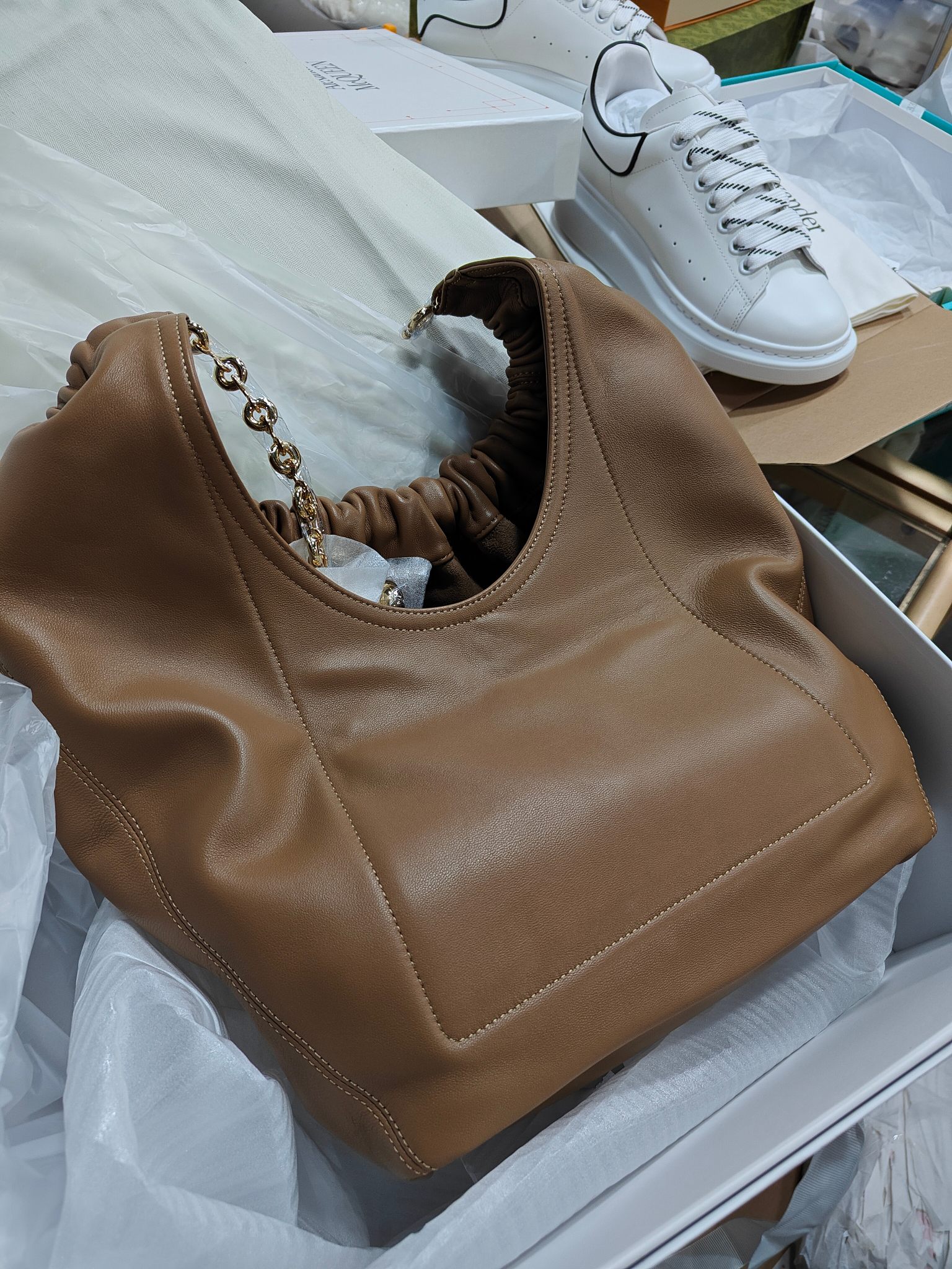 Loewe The styles you find at the counters every day must be distributed every day