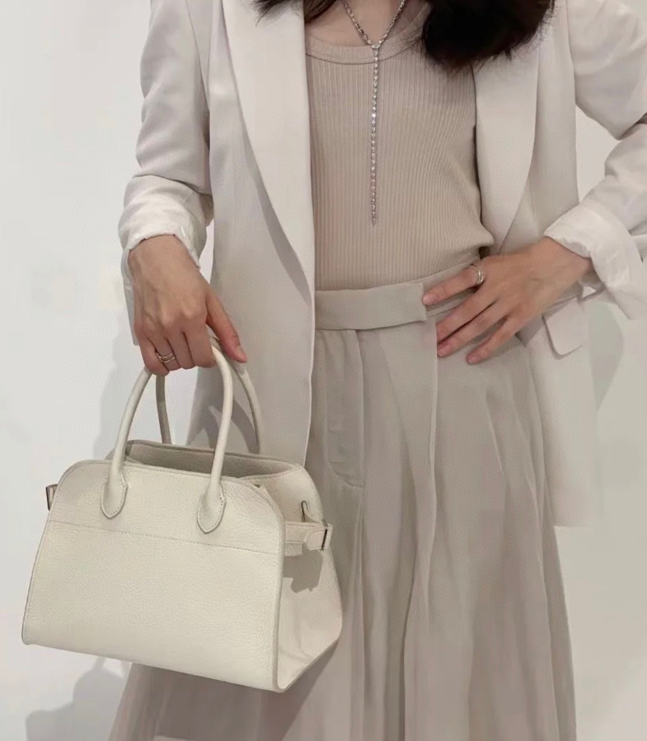 The Row [Small size all white leather] Expensive goods shipped from the original factory