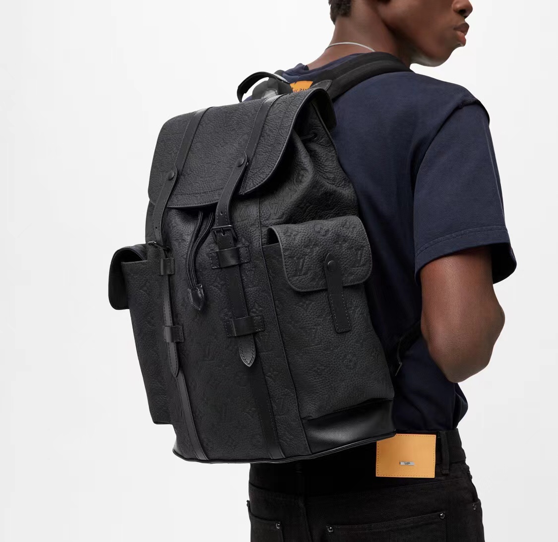 Louis Vuitton "Continue to ship in seconds at the end of the year." The trading company has more than ten orders at the end of the year. LV's new