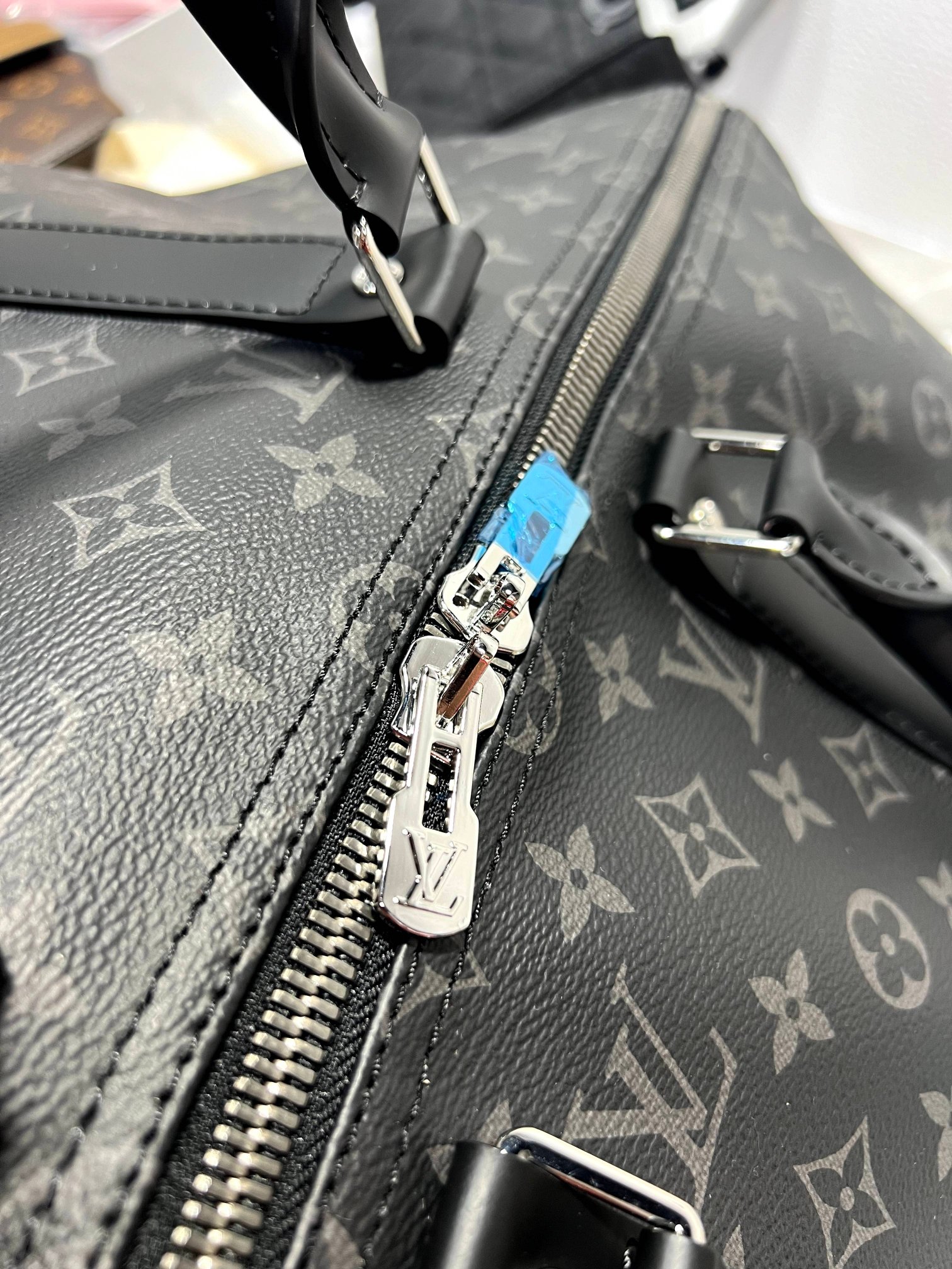 Louis Vuitton Just dump the picture to post the second wave instantly