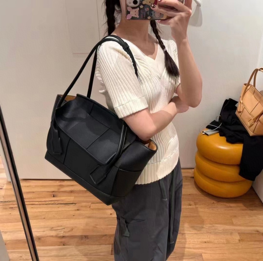 Bottega Veneta BV original factory produces pebbled Arco48 woven series, Palmellato imported grained calfskin woven, top-quality original cowhide