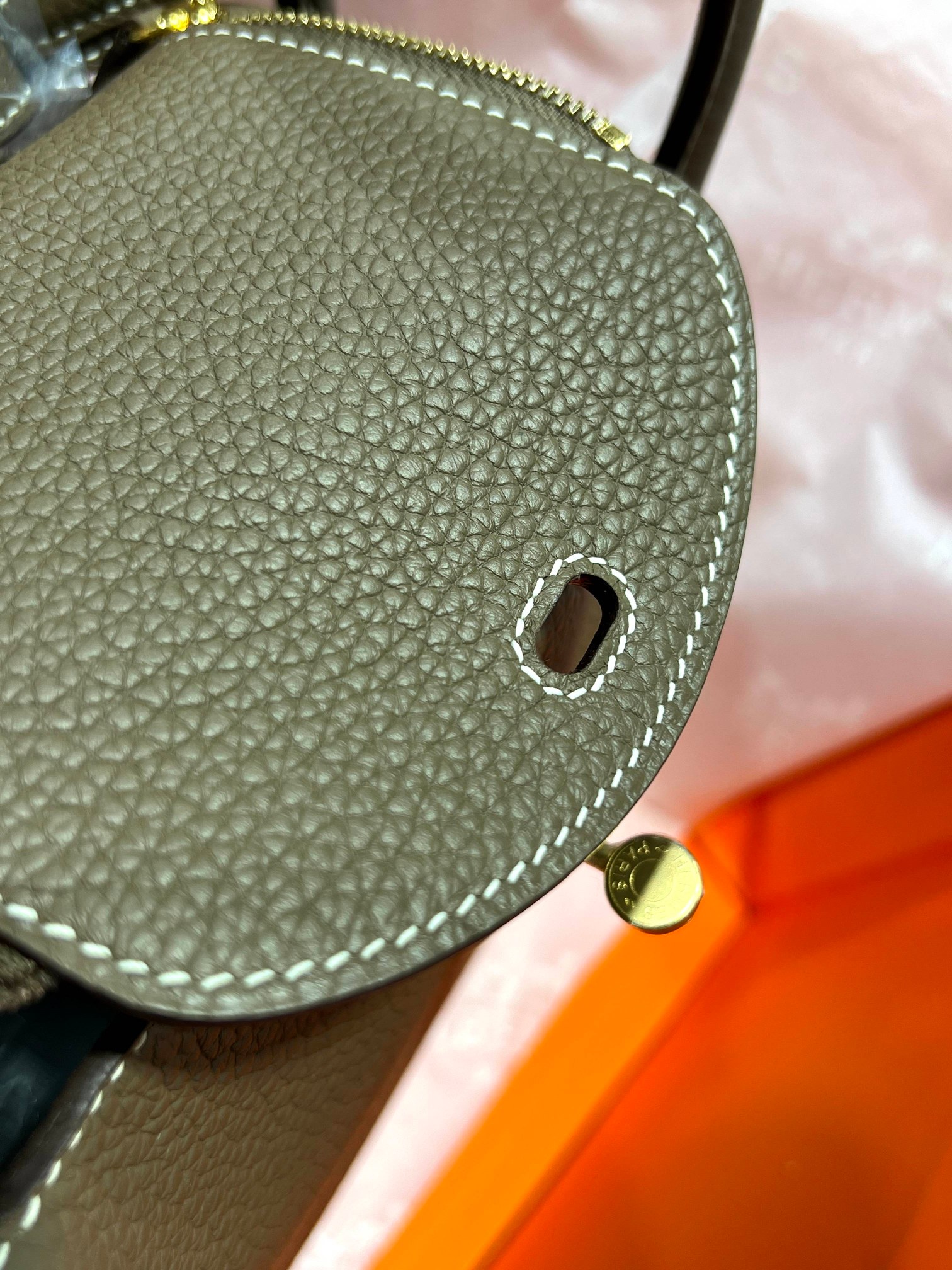 Hermès Hermes Lindy calfskin size mini 19cm This little cutie has hit the hearts of so many girls