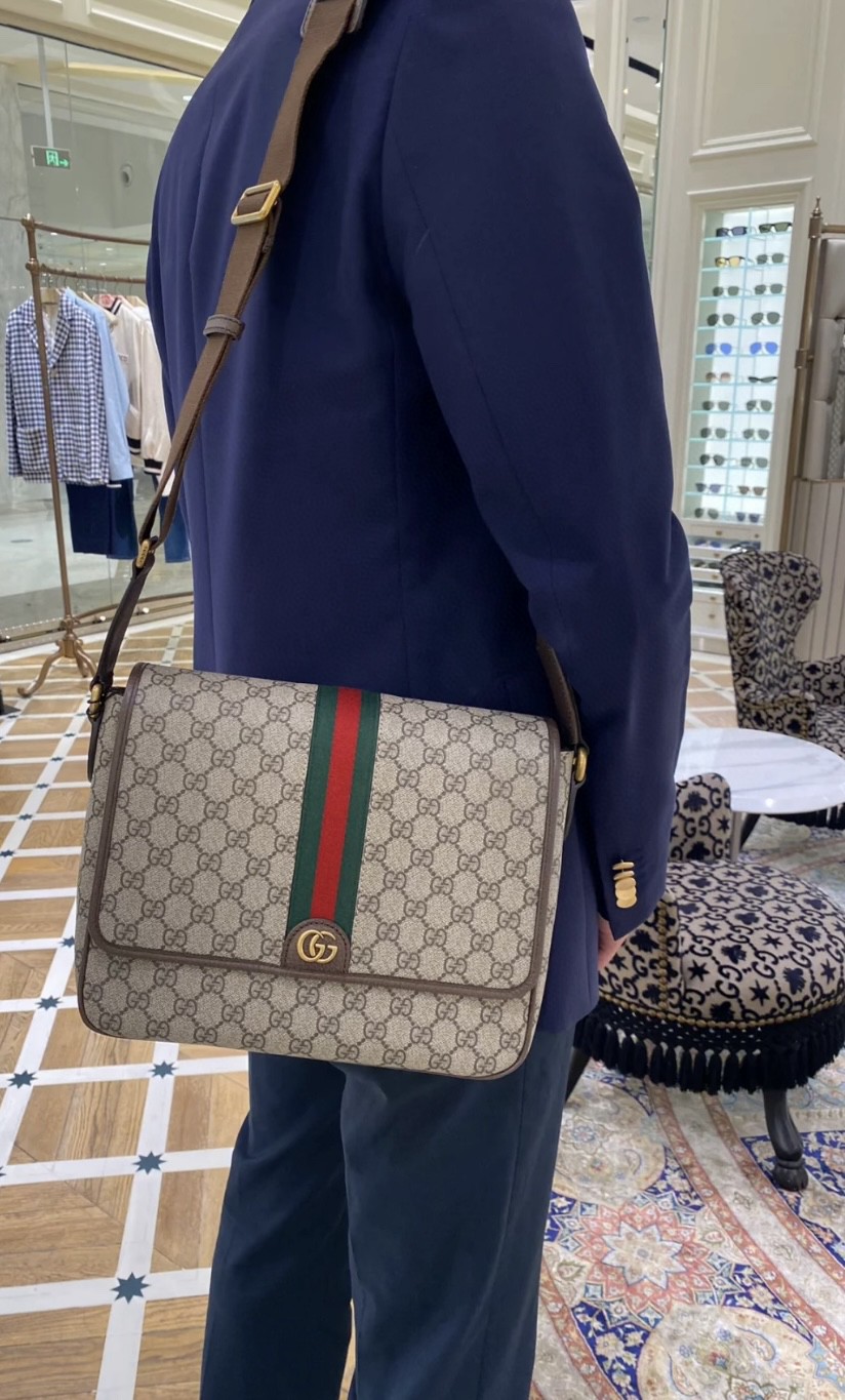 Gucci Ophidia series messenger bag, beige/ebony GG with imported cowhide leather, cotton and linen lining, magnetic flip buckle, adjustable shoul