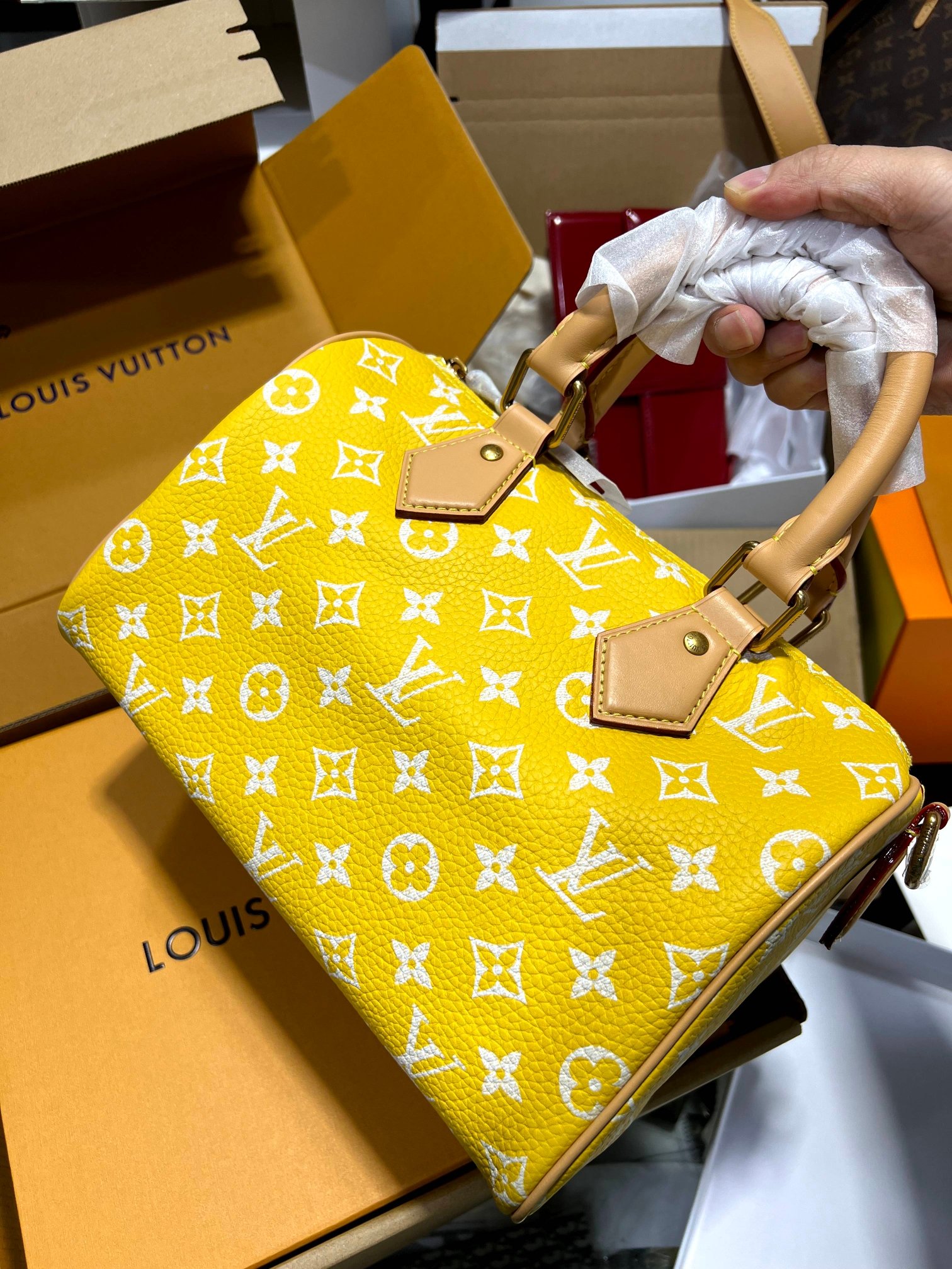 Louis Vuitton Finally a few have arrived, snap a few pictures and send them away