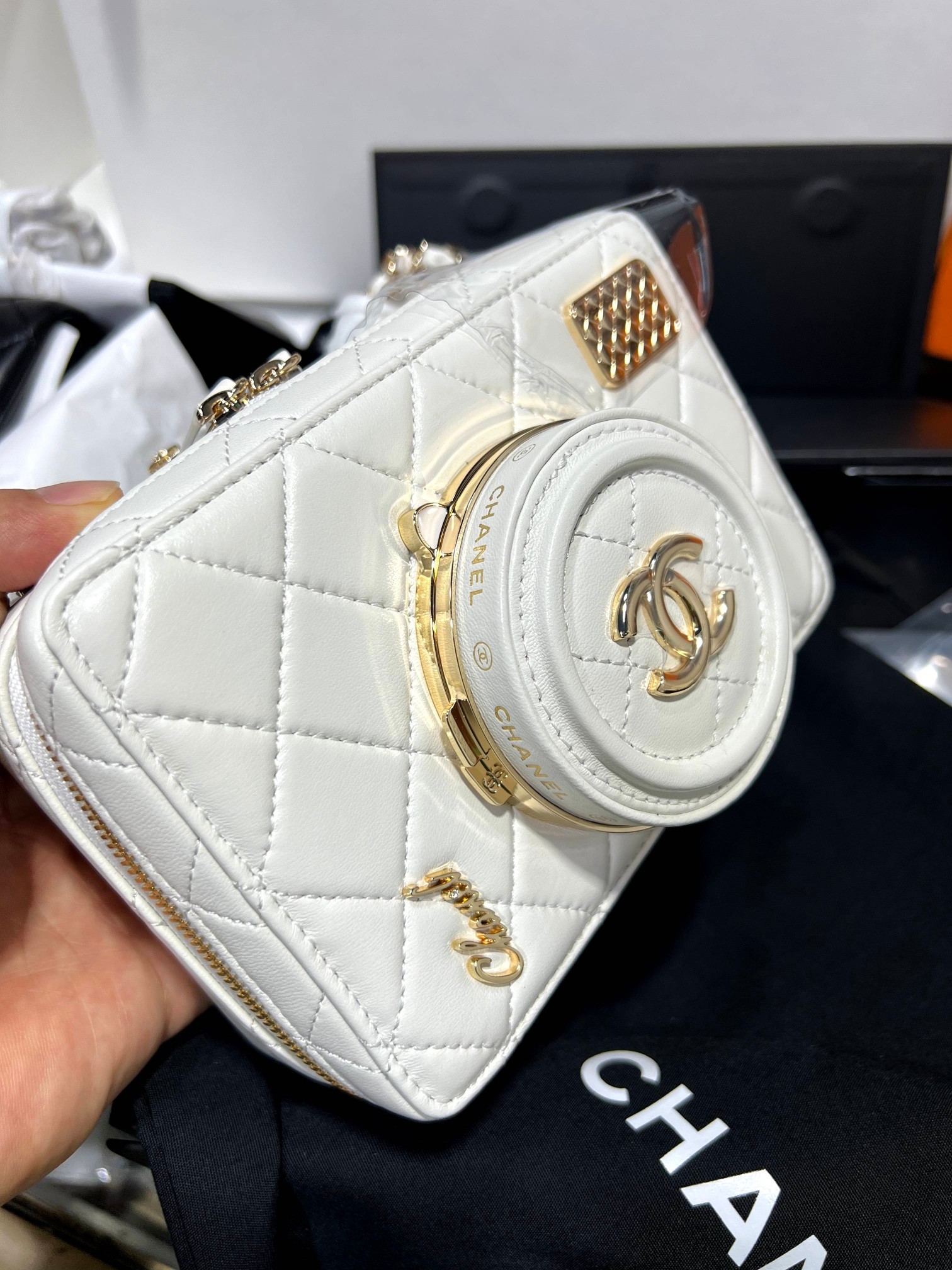 Chanel New product launches non-stopBeautiful! ! ! The beautiful Xiaoxiang handcrafted camera bag. When you see it in person, you will know why c