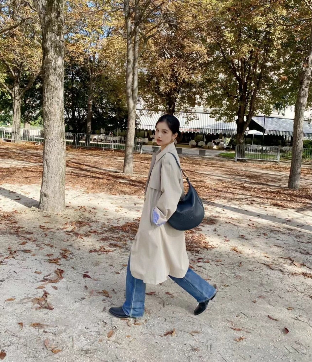 Celine Zhang Jingyi's black upper body picture ~HELOISE HOBO