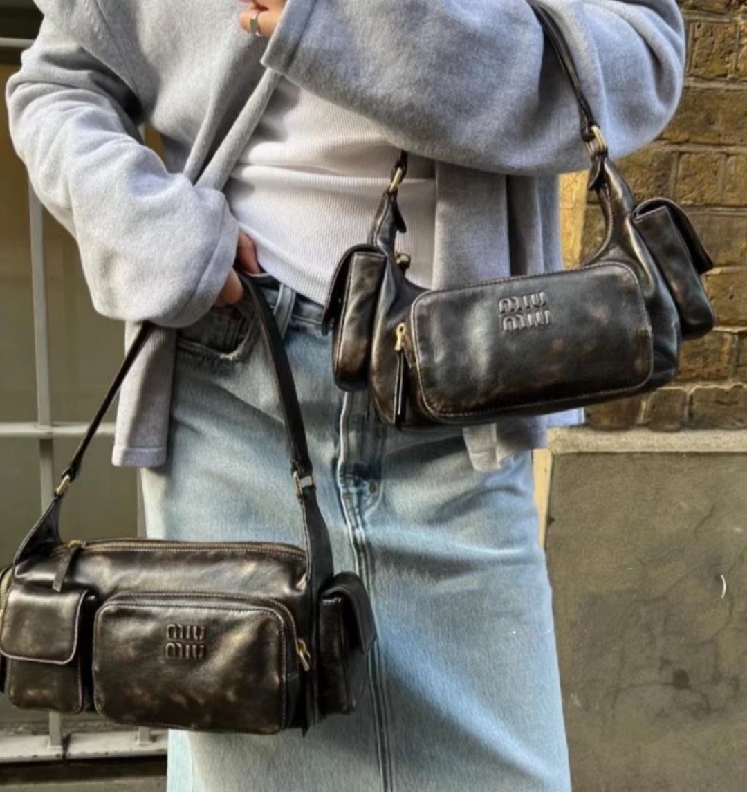 Miu Miu Distressed retro brown/so beautiful! mmiu is making great efforts again. In fact, so many celebrities are carrying its long-dormant miumi
