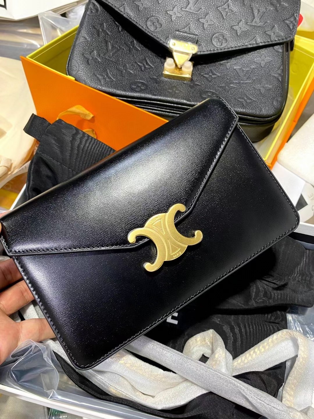 Celine The slow reply time means packing and shipping.