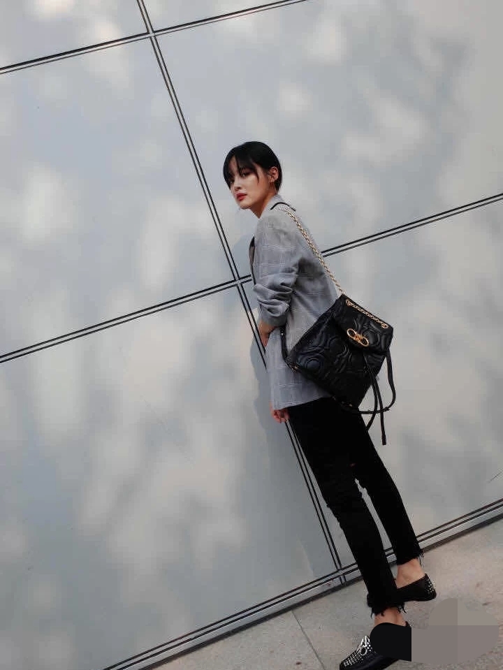 Ferragamo Product _dr_qfCPVDfFbi7J5d5cpmryzp6radgXgznT0lMw