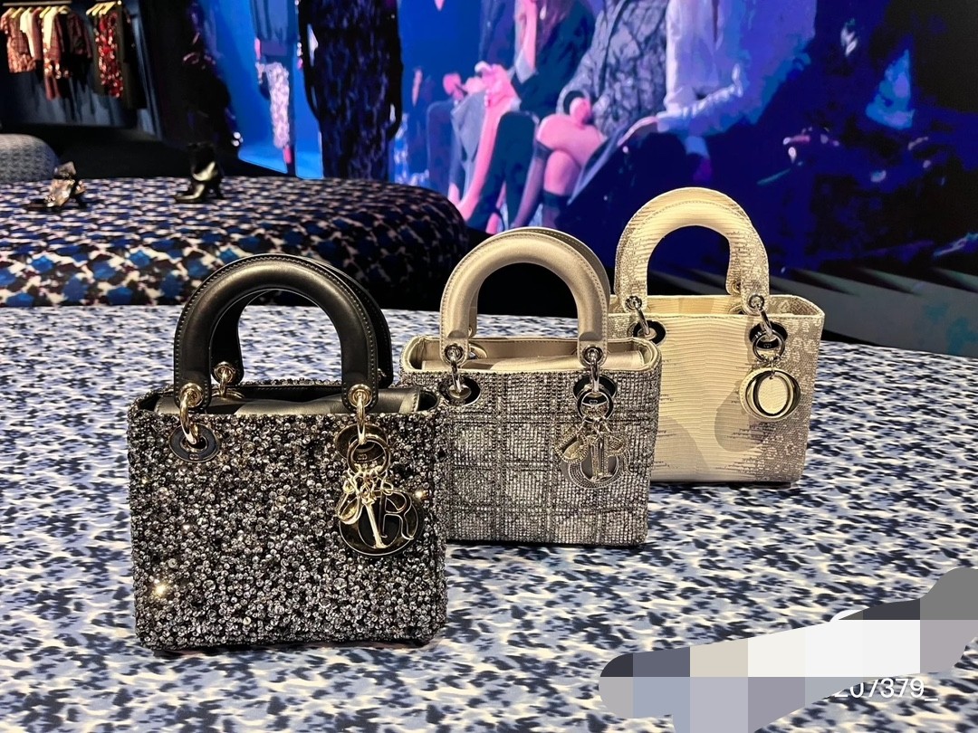 Dior Product _dlTqfNn05nahy5QSx9lGCsjnDc0--FzocYBXUqA