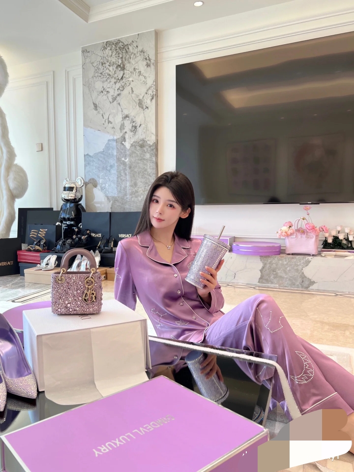 Dior Product _diUqf-vrZRBHU8Zh4q-ShEPWz3qSaJPQpWBhiHA