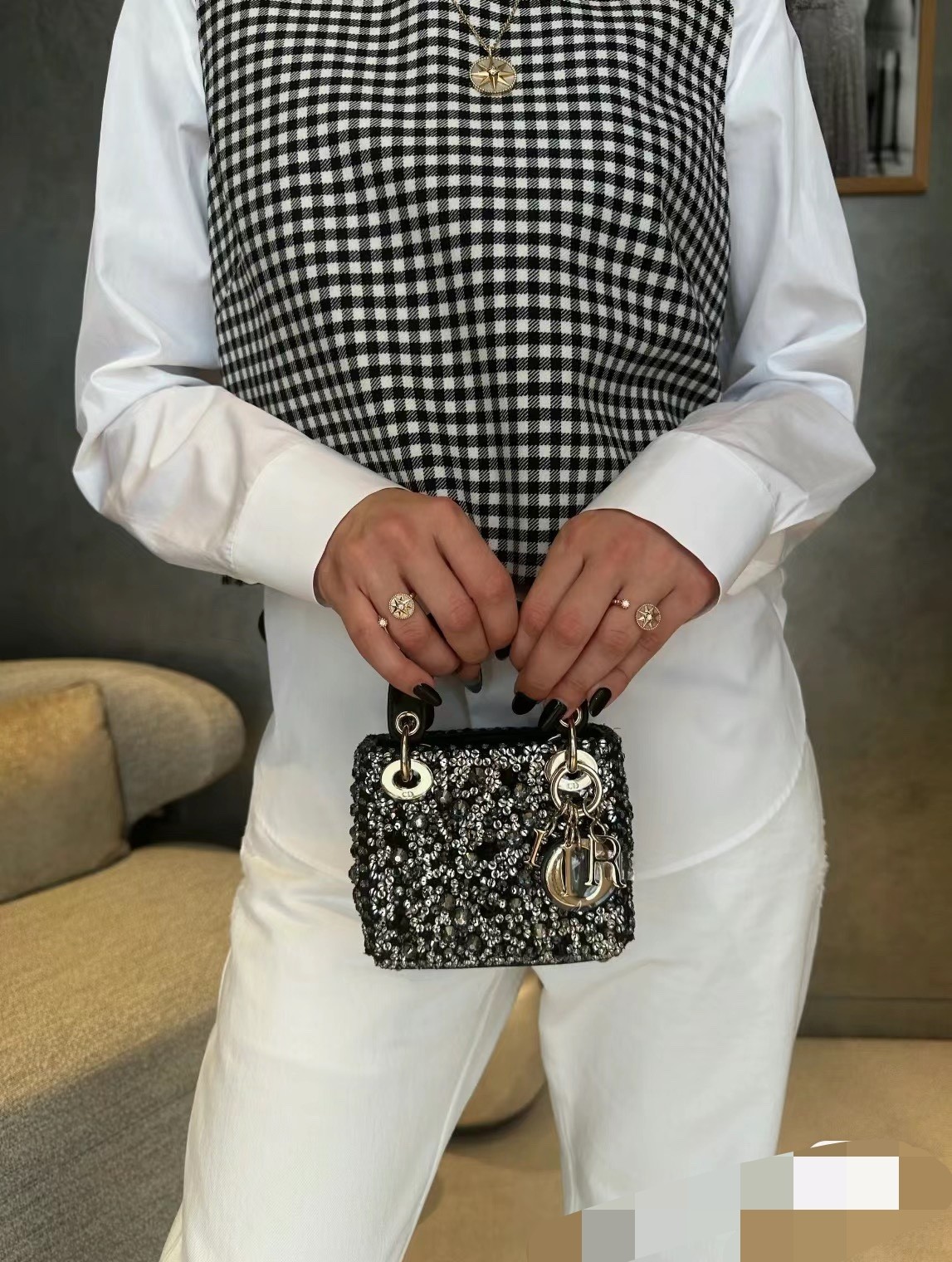 Dior Product _db5qfiYuwslerRrJzN03REhuWsJeu5yVkGPGRtg