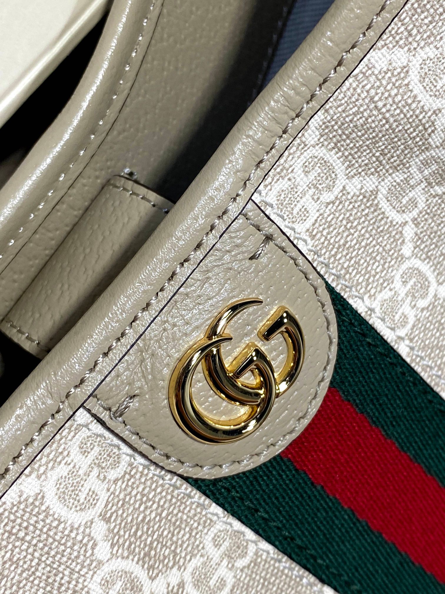 Gucci The high-end products that must be released every day during summer overtime continue to be released in seconds.