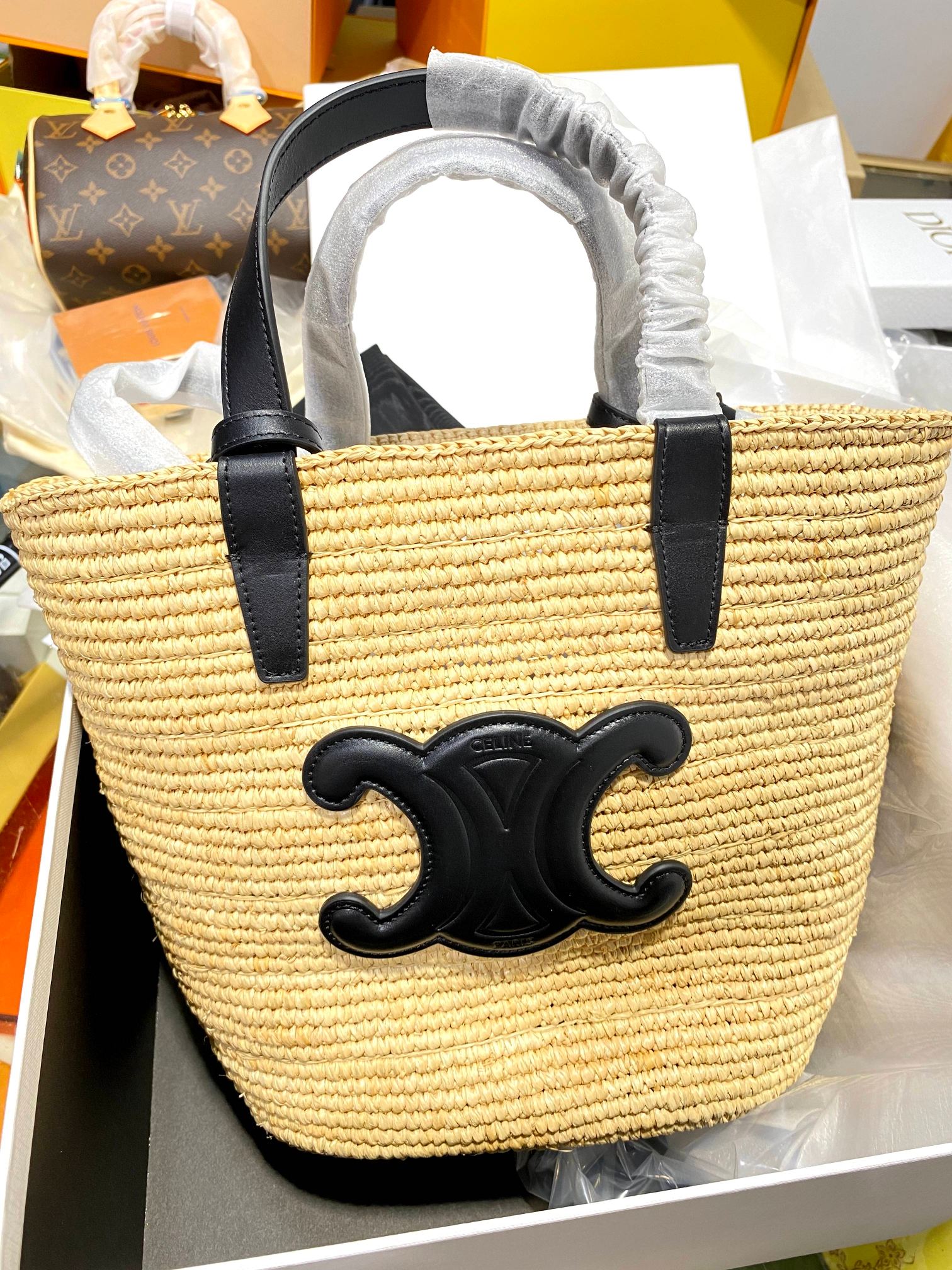 Celine Customer orders will be shipped within one week Nude photos are expensive