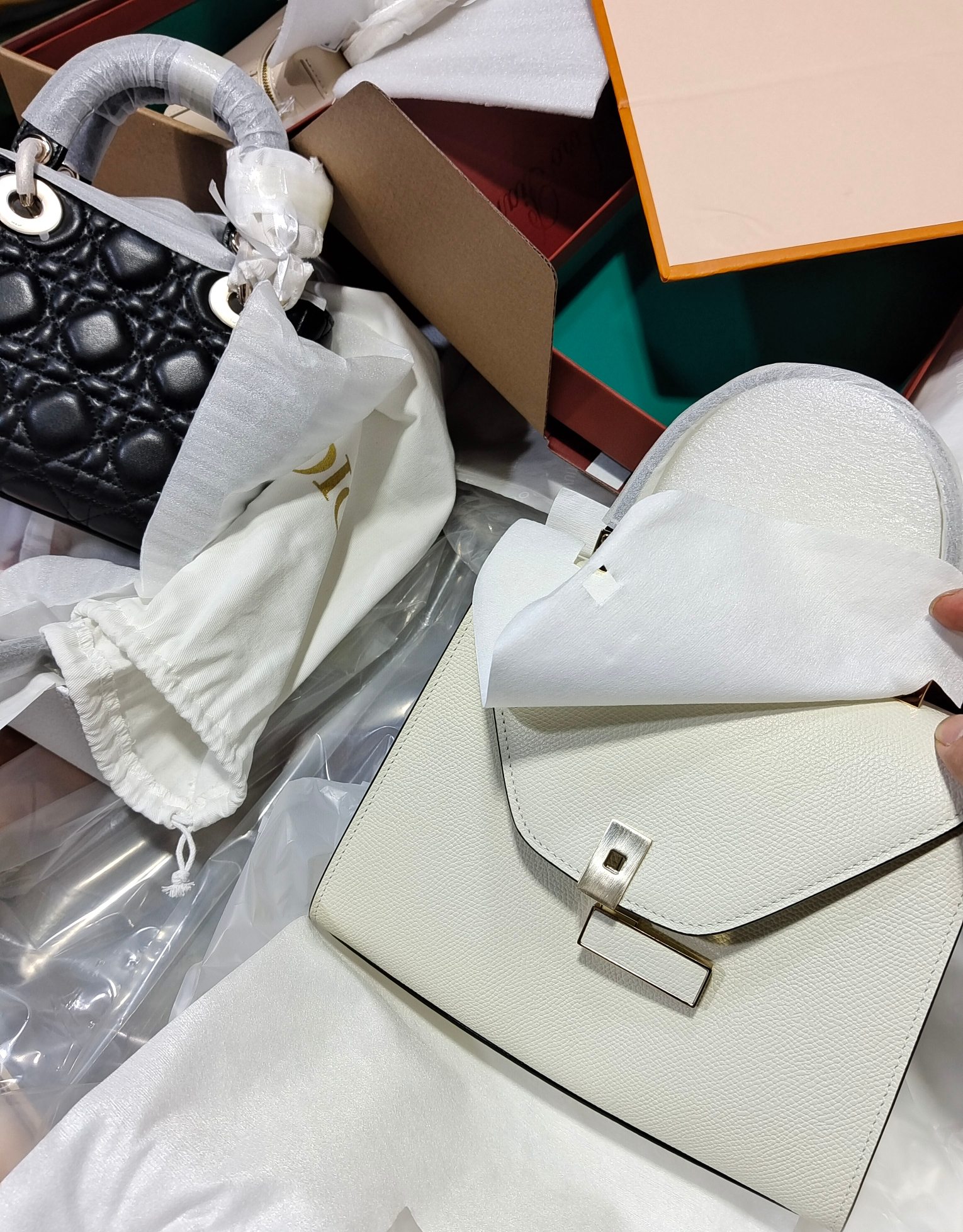 Givenchy Princesses love to carry the very rare Valextra, known as Italian Hermes; it is rare to see it, so I took a few pictures before it was s