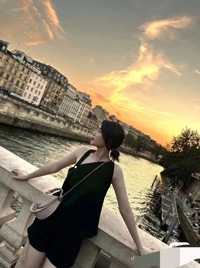Chloé Product _dvNqflsUgKknO2r9qombcO5LRGmL4u1HojY2Vbw
