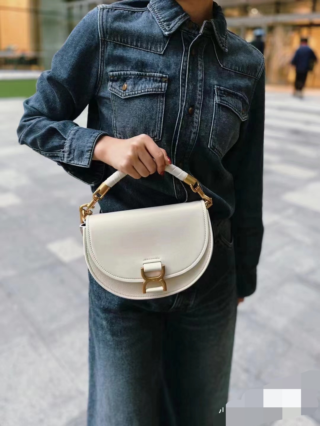 Chloé Product _dkVqfnIer0RFKcdwJVE1ZGzcTIVYYKwsOQhZ2dg