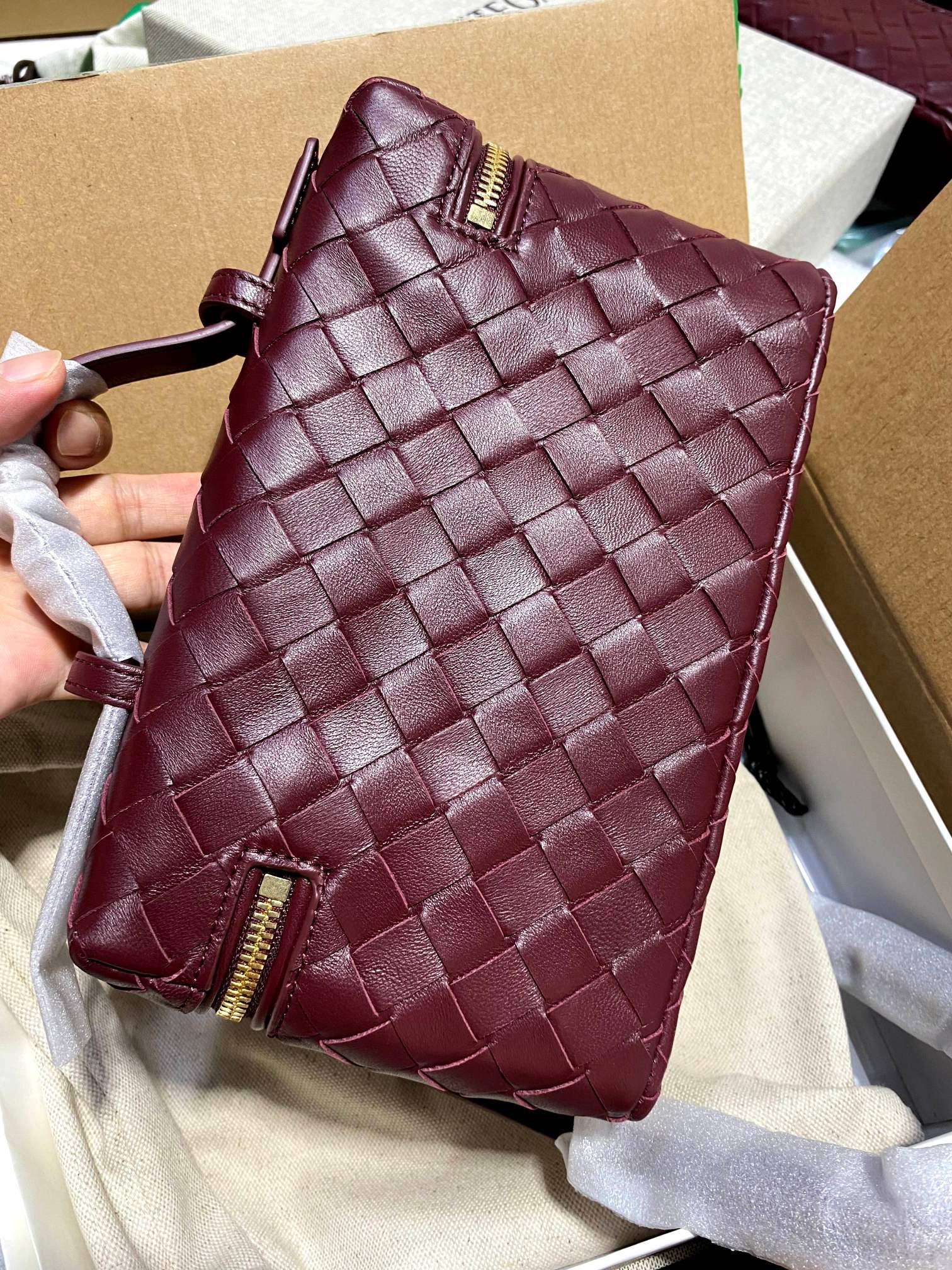 Bottega Veneta Work overtime during the Mid-Autumn Festival