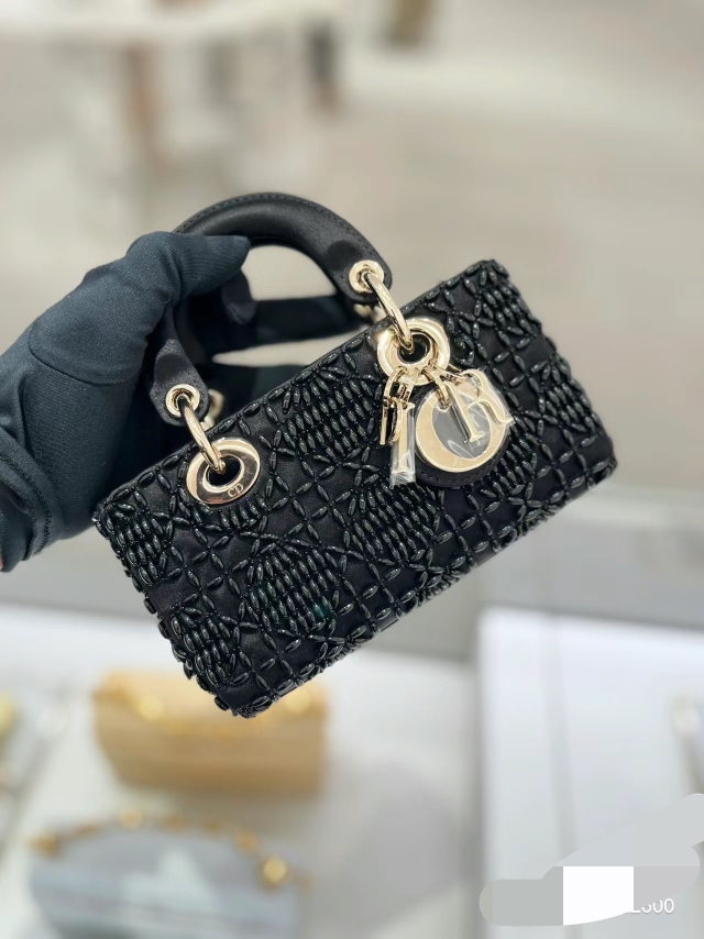 Dior Product _dO3qfDspMNPqNWpRG9uYYnYdOTfjxi3LclI5OQg