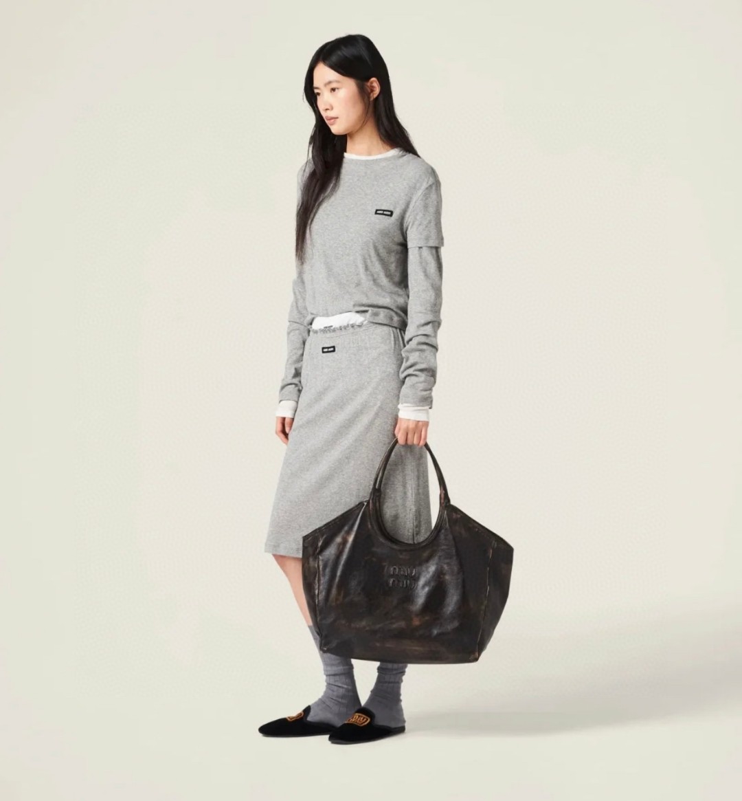 Miu Miu The popular miumiu will produce high-quality products every day