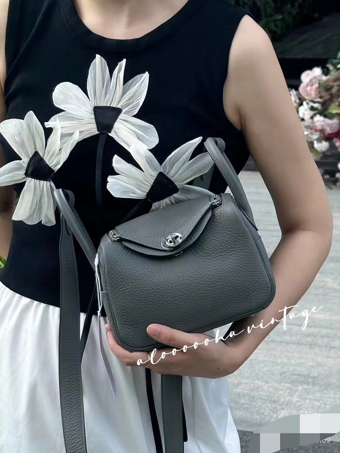Hermès Hermes gray tones hide an unfinished fairy tale