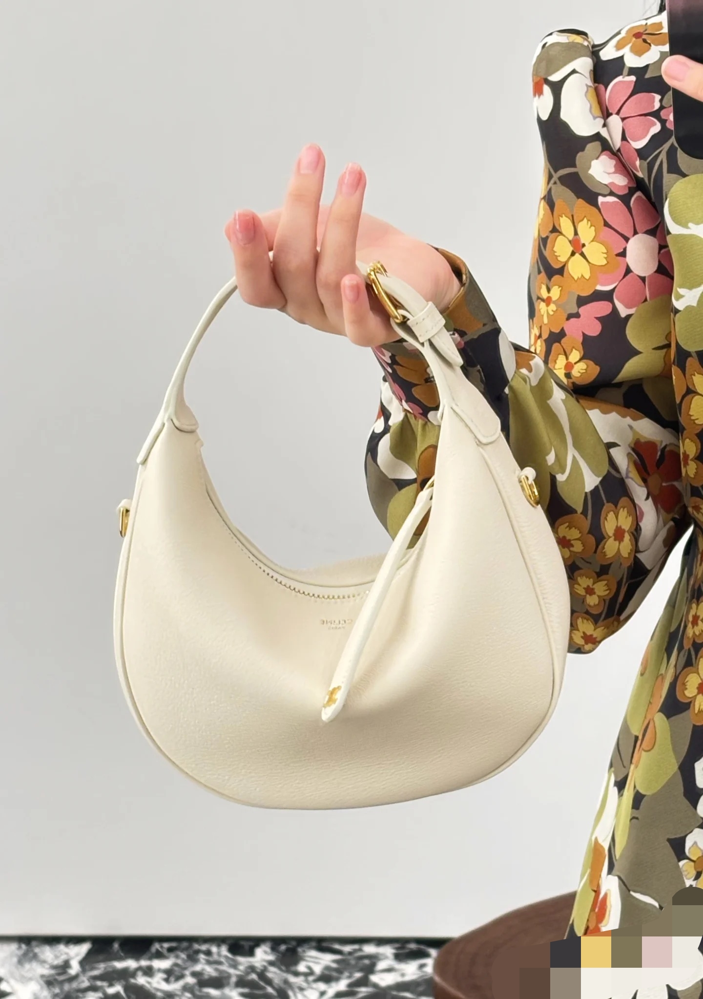 Celine The soft white color of the milk is graceful and gentle. It is not as strong as pure white. This color with a bit of gray and a bit of mil