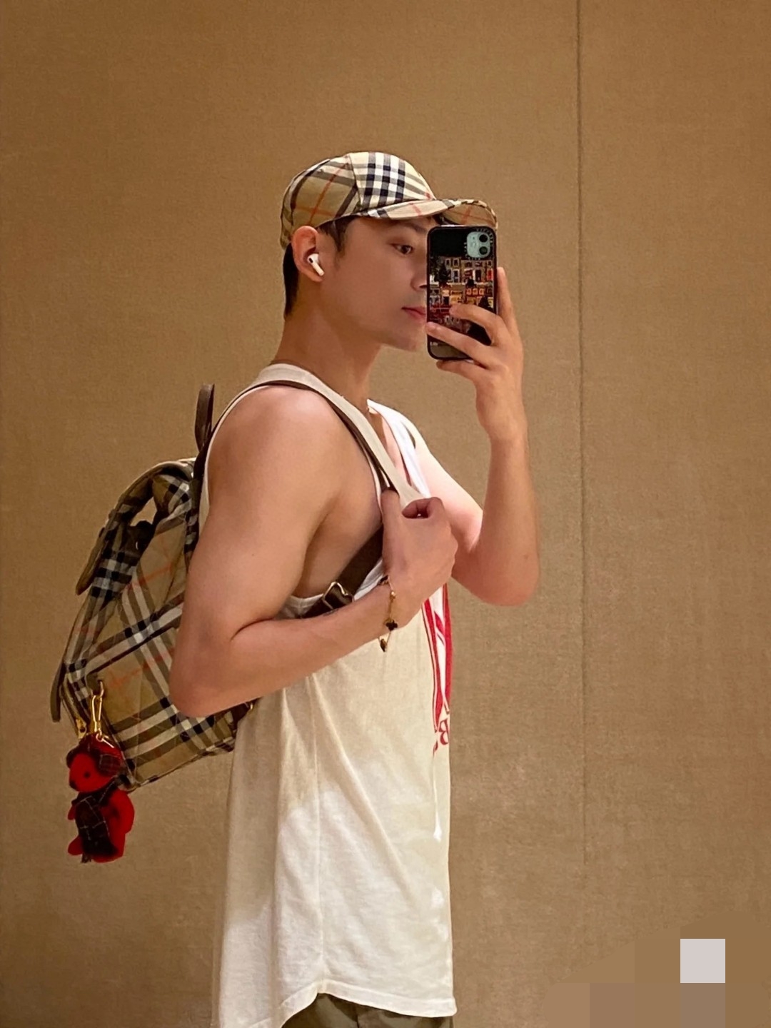 Burberry Upper body picture