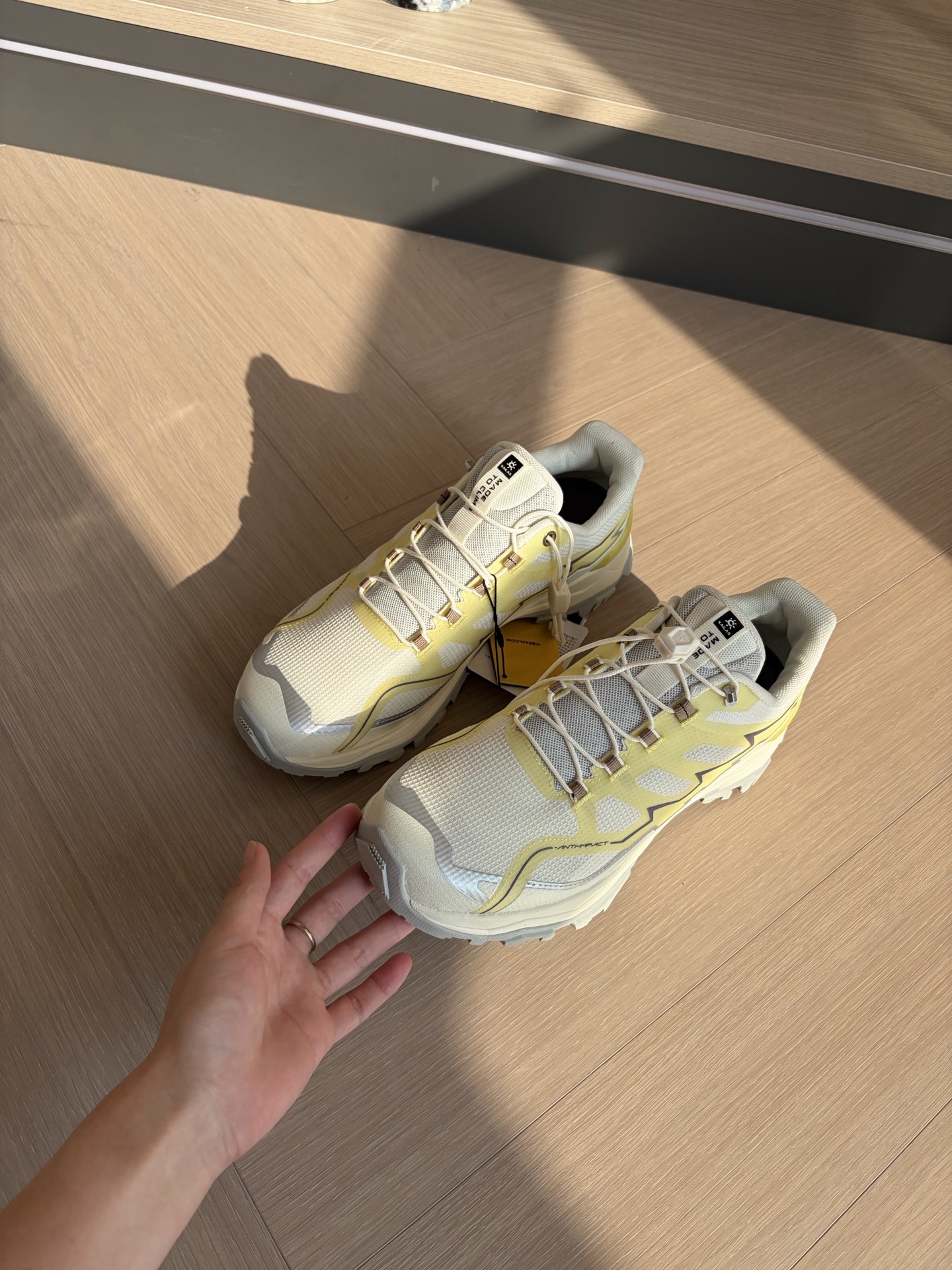 NO:889064,The upper is made of breathable mesh + sand-proof structure, taking into account both ventilation and protection; the rubber outsole is non-slip and wear-resistant.19860909鞋面采用透气网布+防砂结构,兼顾通风与防护；橡胶大底防滑耐磨.,,Men's shoes