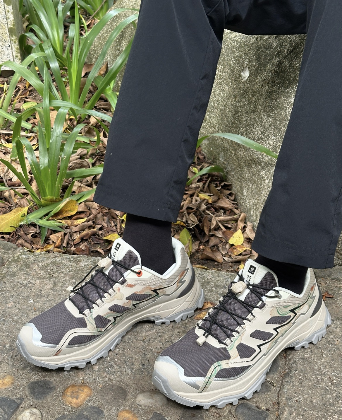 NO:889080,You don’t pick a style or a person, they look good in whatever you wear. The shoe body is light and breathable. I just want to wear it when going out in the summer. It’s not a waste if you really want to go into the mountains. Grab the dungeon, pack it well, and take every step steadily.19860909不挑风格不挑人,随便穿都好看 鞋身轻盈透气,夏天出门就只想穿它 真要进山也不虚,抓地牢、包裹好,一步一稳,,Men's shoes