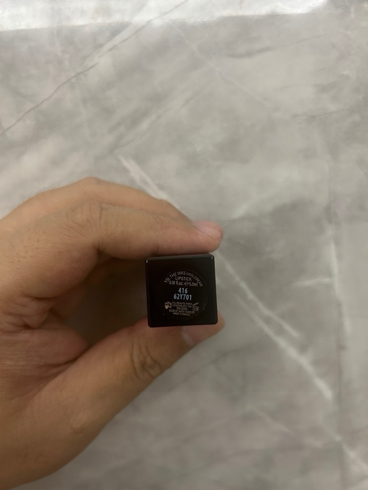 专柜品质/45💰包邮
圣罗兰爱心浮雕黑管唇釉5.5ml！色号：44#，403#，416#，440#，610#，611#，614#，620#，621#，622#，