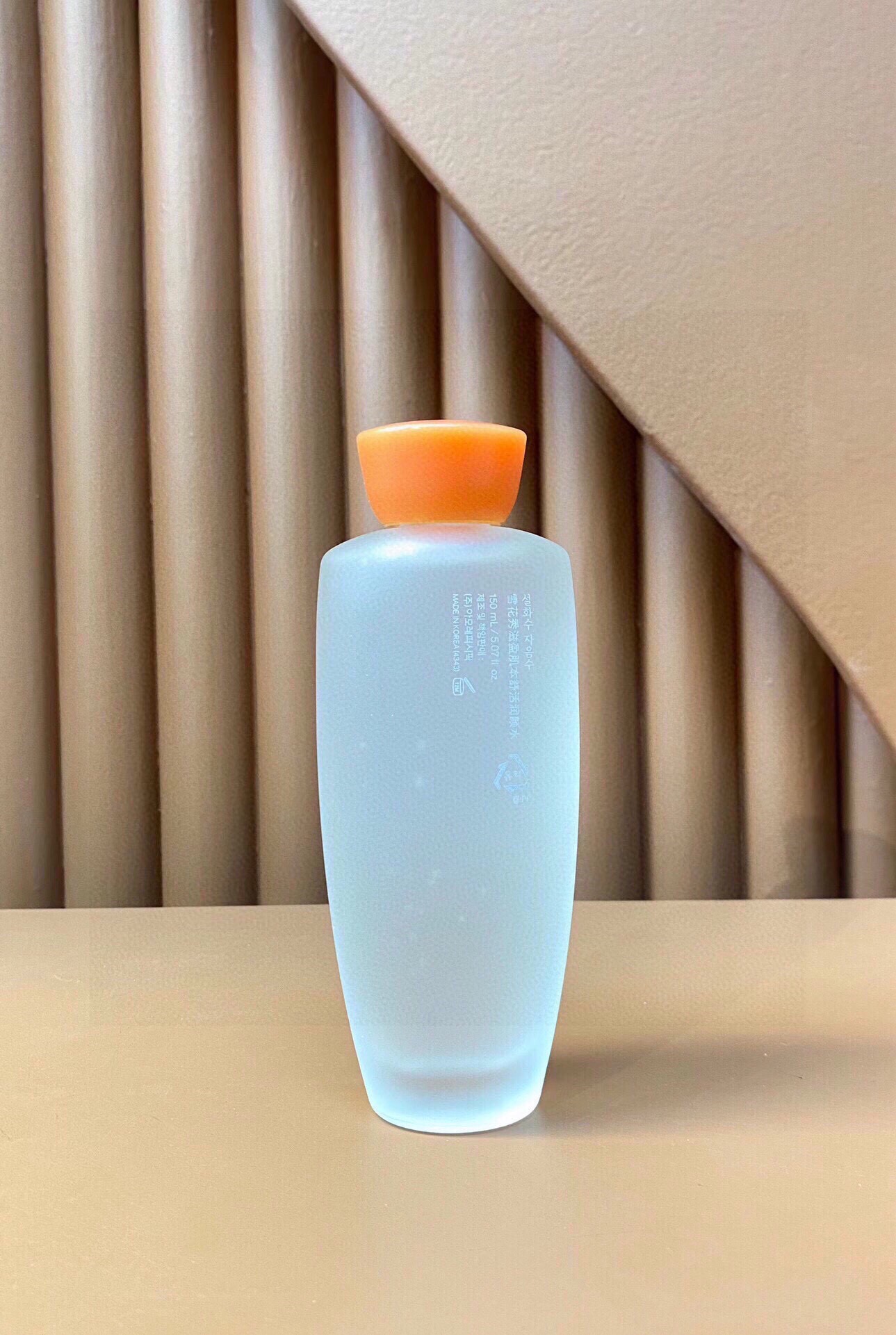 通✨110包
普✨50包
（新包装雪花秀肌本水/乳）🔜单支价✔雪花秀滋阴水150ml✔雪花秀滋阴乳125ml✔Sulwhasoo雪花秀 滋阴水乳 单品🌸滋阴水❄️立刻感觉得到保湿效果的柔和爽肤水，为肌肤深层补充水分，强化肌肤屏障，防止水分流失。🌸滋阴乳❄️能够改善肤质，蕴含的丰富水分与营养令肌肤柔软嫩滑，用后迅速渗透，绝不留下粘腻感！
