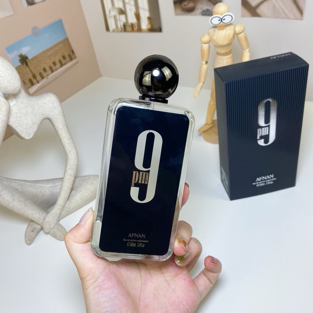 ✨80包
（阿芙南之香100ml黑瓶）🔜阿芙南之香Afnan 黑色9pm 100ml,2020
品牌：阿芙南之香
属性：男香
香调：美食东方调
前调：苹果肉桂薰衣草香柠檬
中调：橙花铃兰
后调：香草零陵香豆琥珀广藿香