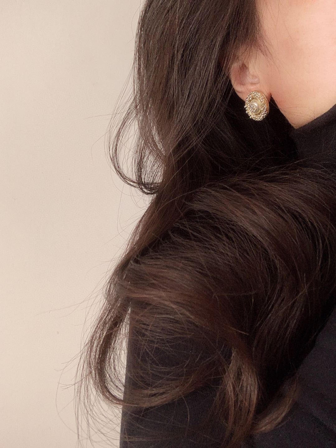 Chanel最新款圆珍珠耳钉一致官网黄铜材质
