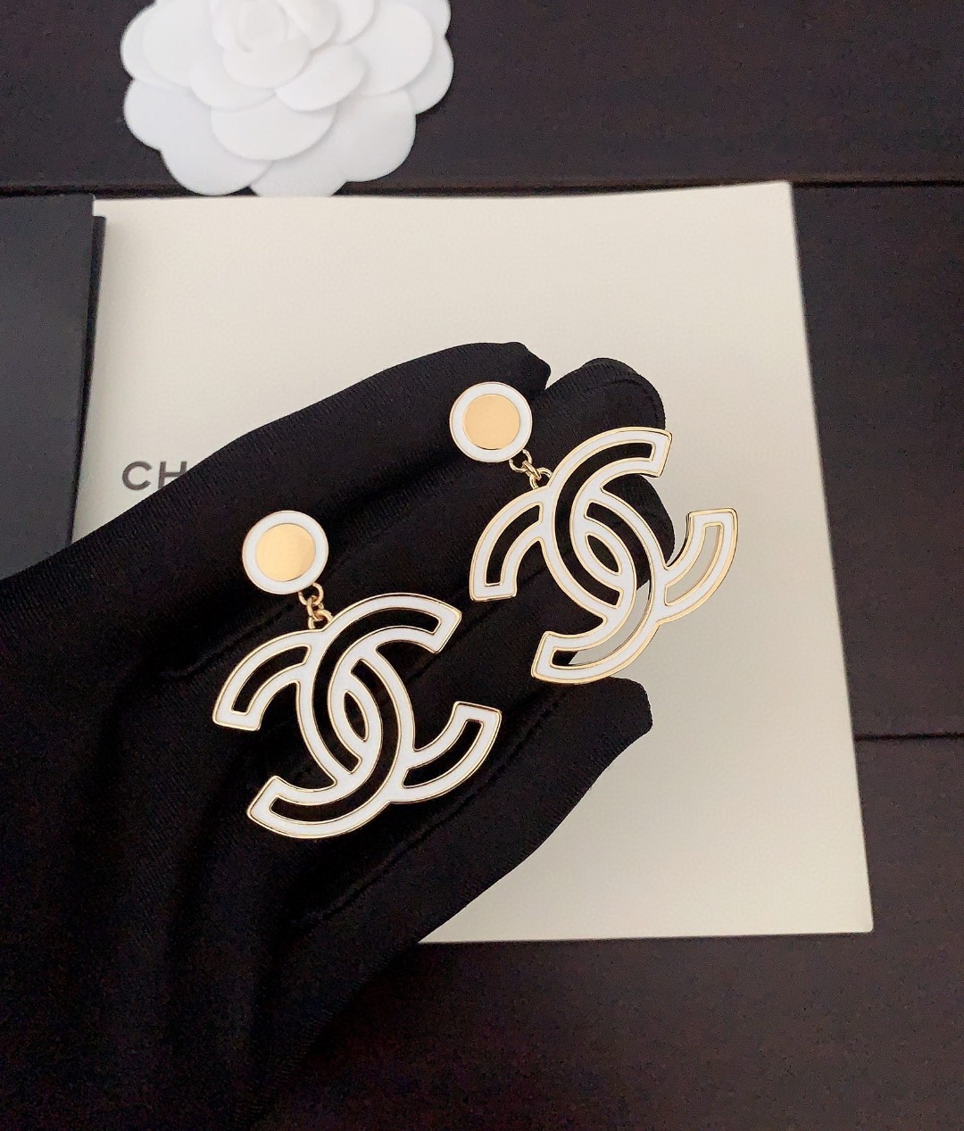 ch*nel 最新款🆕🆕白色镂空cc耳环】一致ZP黄铜材质 3