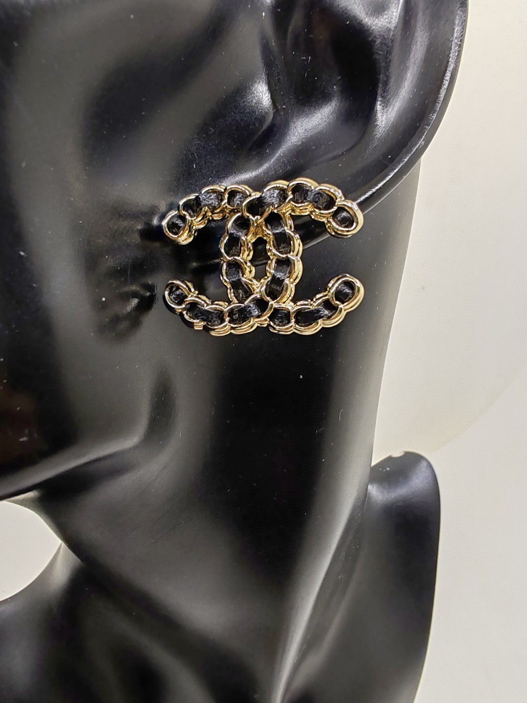 NO:111644,, [ch*nel latest black leather cc earrings] consistent ZP brass material, jewelry quality19860909、【ch*nel 最新款黑皮cc耳钉】一致ZP黄铜材质,饰品精品,Jewelry