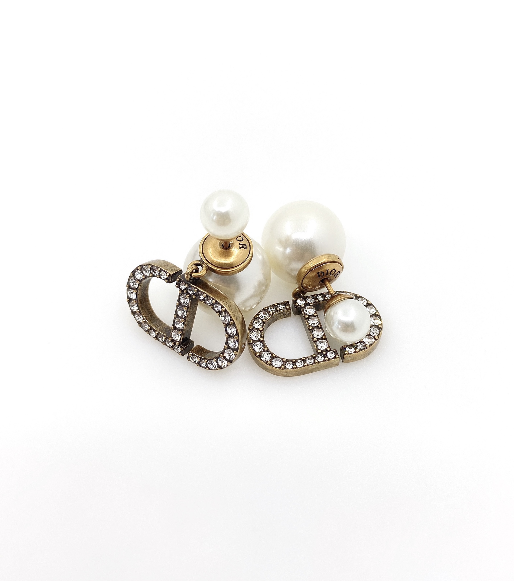 NO:107372,Dior latest cd pearl earrings consistent zp brass material, jewelry boutique, dior, earrings19860909Dior 最新款cd珍珠耳环 一致zp黄铜材质,饰品精品,dior,earrings,Jewelry