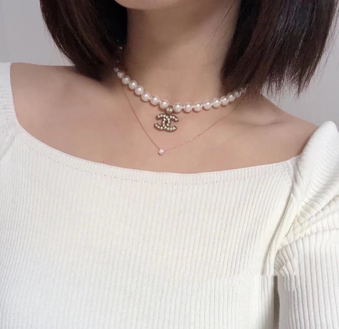  Chanel 最新款🆕🆕Jennie同款    全珍珠字母项链    一致专柜🆕材质