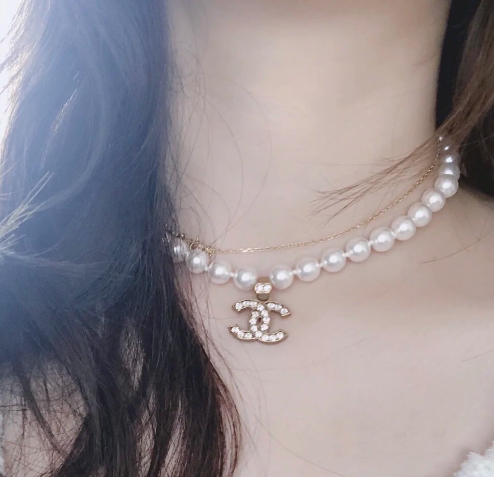  Chanel 最新款🆕🆕Jennie同款    全珍珠字母项链    一致专柜🆕材质