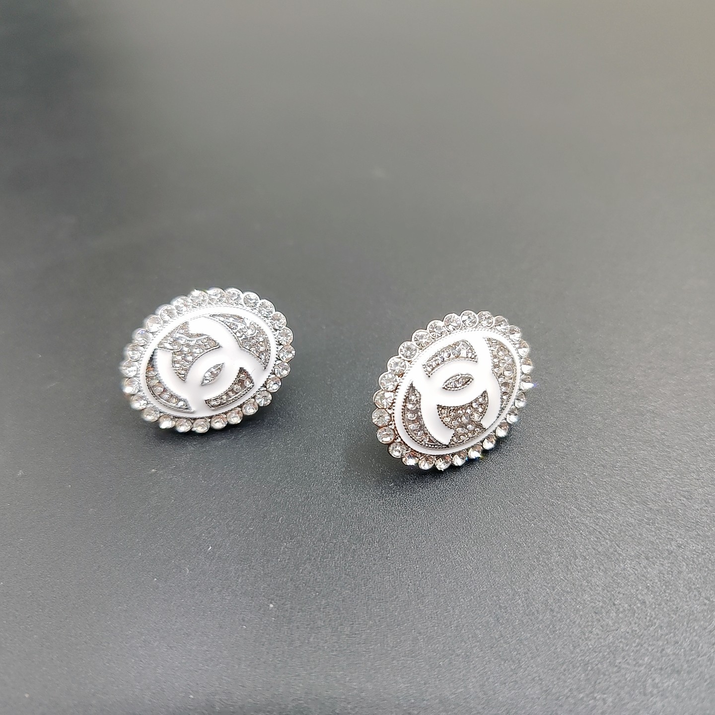 Chanel Серьги гвоздики