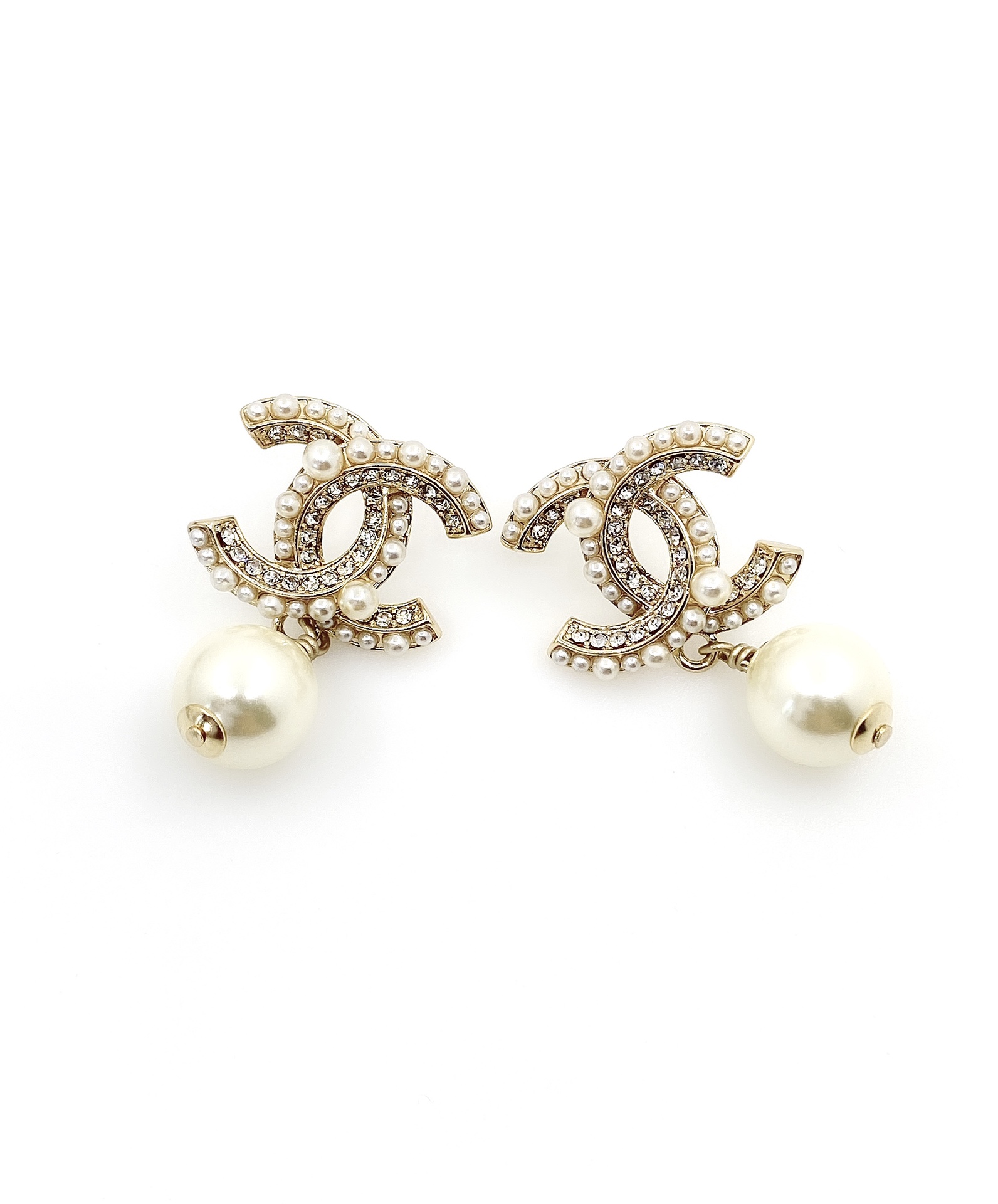 NO:111605,CHANEL Classic Pearl   High-end High Carbon Diamond Earrings Brass Material One-to-One Custom S925 Silver Needle Super Beautiful, Earrings19860909CHANEL 经典 珍珠 高档高碳钻耳环 黄铜材质一比一定制 S925银针 超美,饰品精品,chanel,earrings,Jewelry