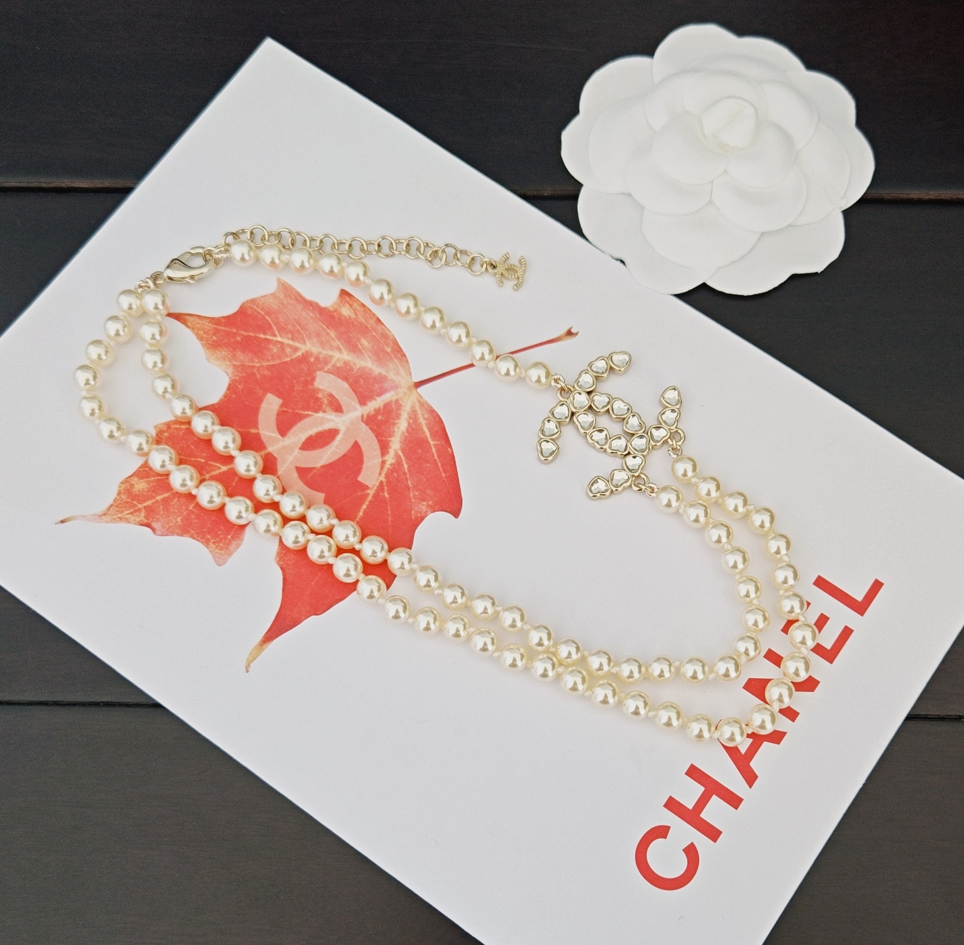 、【ch*nel  最新款🆕🆕白钻爱心珍珠双层项链】一致专柜🆕黄铜材质   