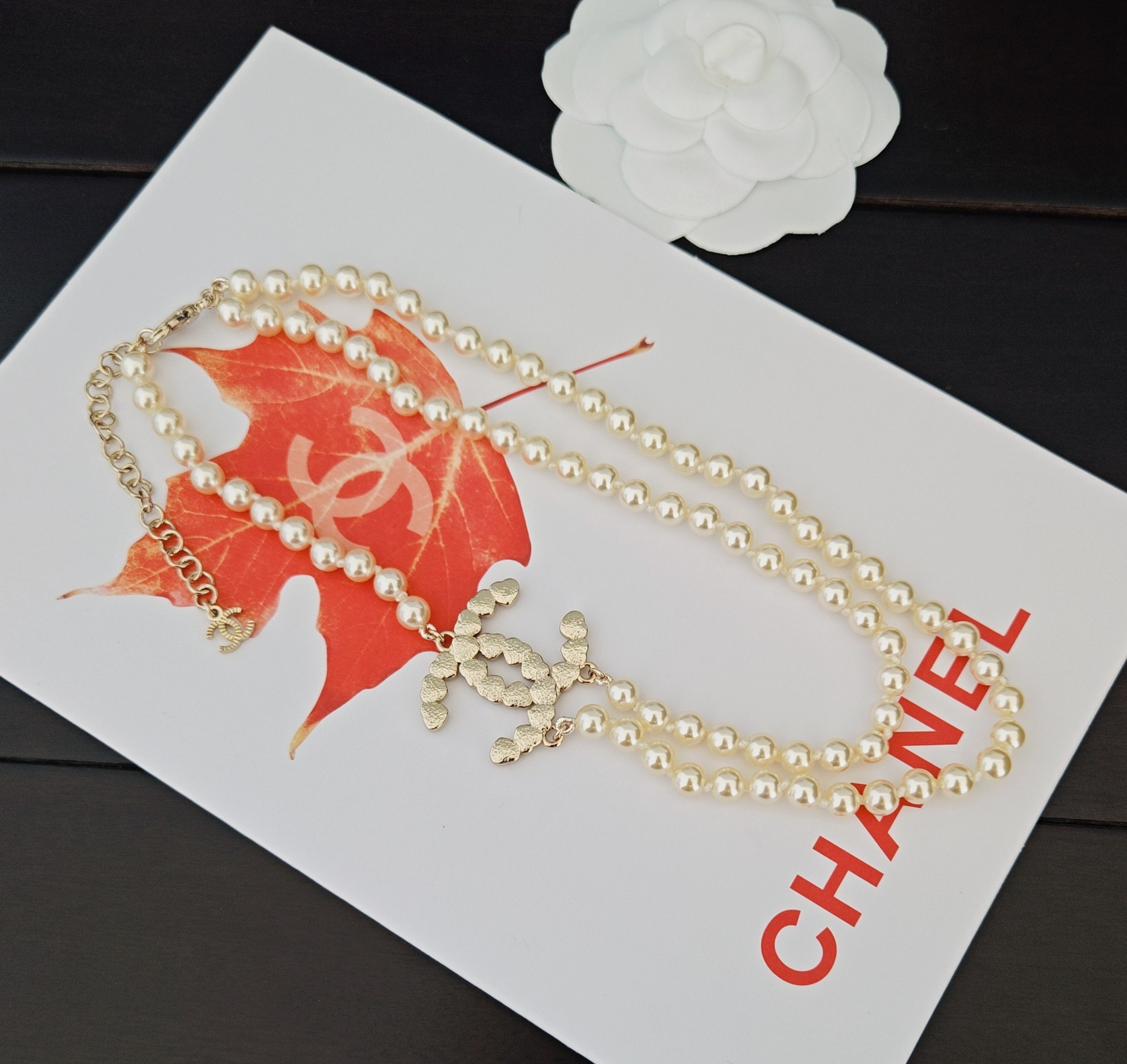 、【ch*nel  最新款🆕🆕白钻爱心珍珠双层项链】一致专柜🆕黄铜材质   