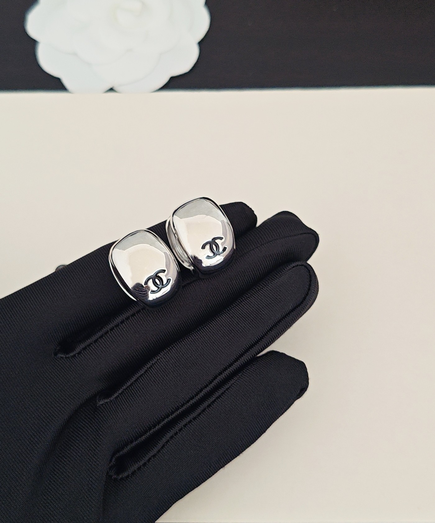 Chanel - Earrings - JR4E3567F4478E