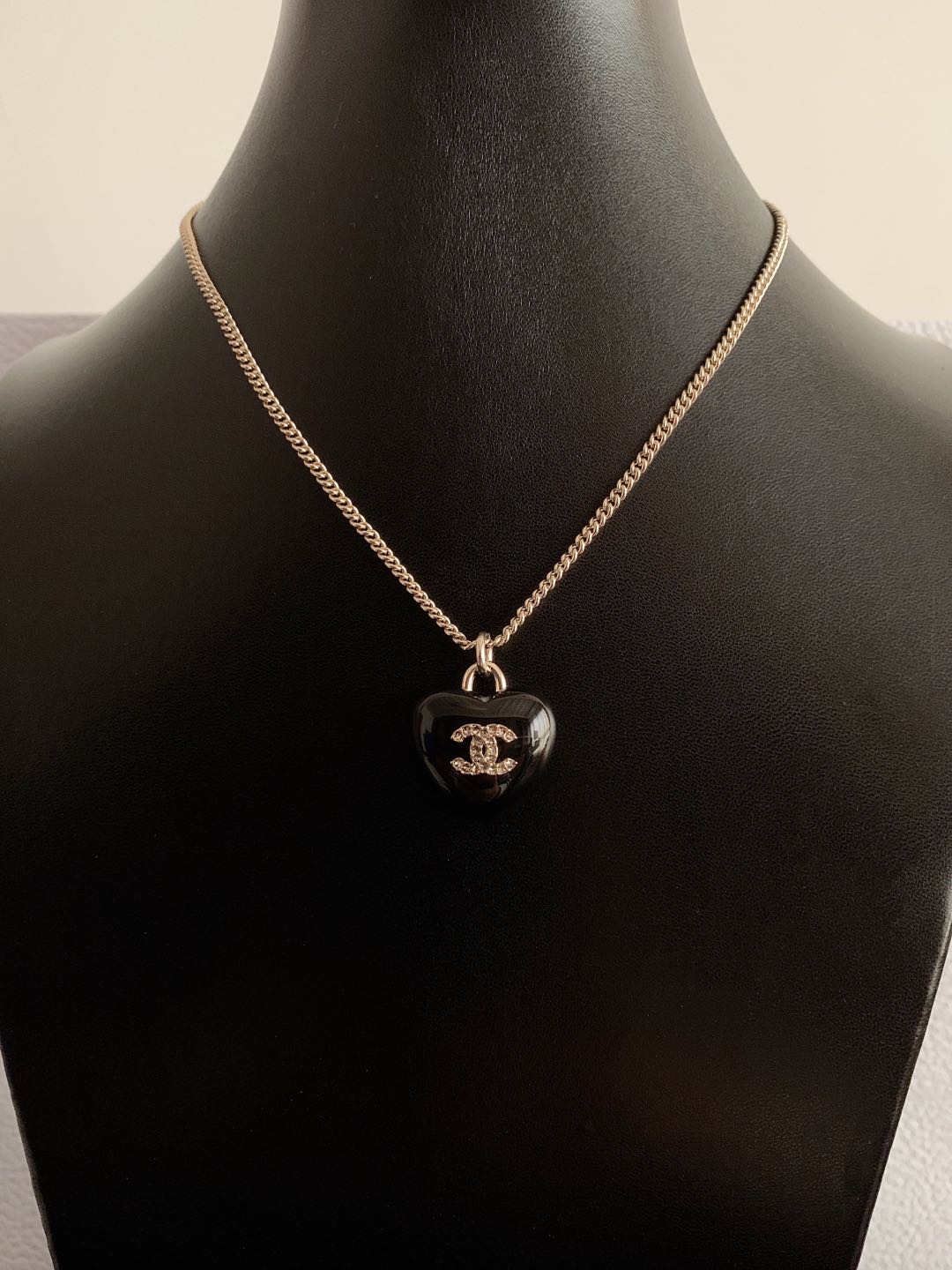 Chanel - Necklace - JR15DF8FE4FFE4