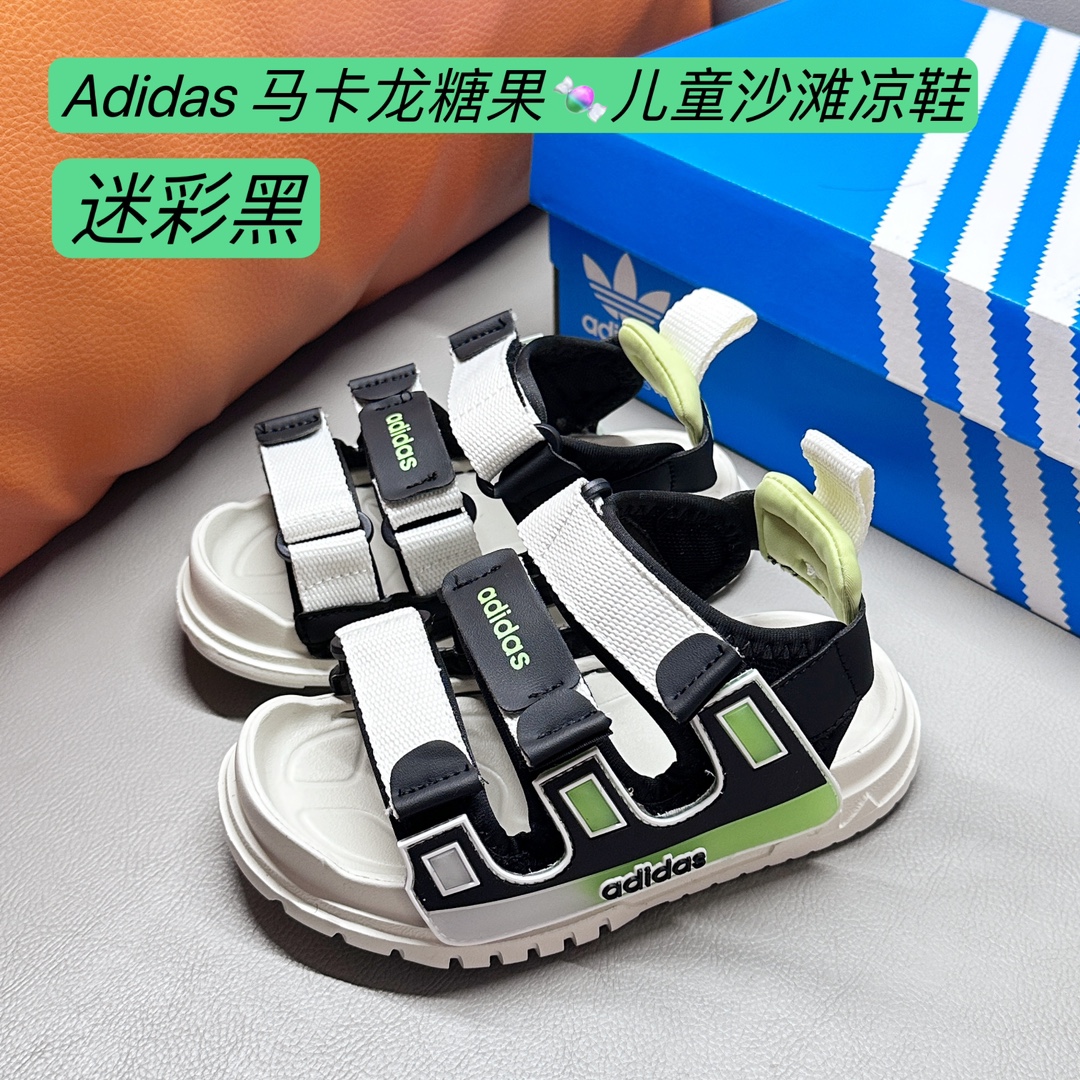 🚦配色合集🔻 🔗 Adidas马卡龙糖果🍬儿童沙滩凉鞋 尺码:26-35码 👍 独特的魔术贴设计,让穿脱变得简单快捷,即使是最忙碌的父母也能轻松应对🏃♀️🏃♂️。小朋友们再也不用担心鞋带松掉,随时都能欢快地在沙滩上奔跑🌊。 👟 软底设计贴心呵护小脚丫,无论是沙子还是鹅卵石,都能轻松承受,让每一步都成为快乐的足迹👣。绝对是海滩派对的焦点🌟! 🏷️ #夏日沙滩必备 #儿童魔术贴凉鞋-选品中心