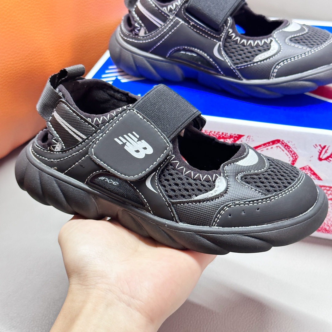 图片[3]-外地版本，调NB920🍬儿童沙滩凉鞋 爆款包头清凉涉水鞋 玩水新搭档 去户外 勇敢闯 3/1人体工学跑跳0鸭梨 轻质橡胶鞋底 魔术贴轻快穿脱 so easy～镂空鞋面 通风带走燥热 轻薄网纹布 透气排汗 三色：黑色 灰色 粉色 尺码：26-37-选品中心